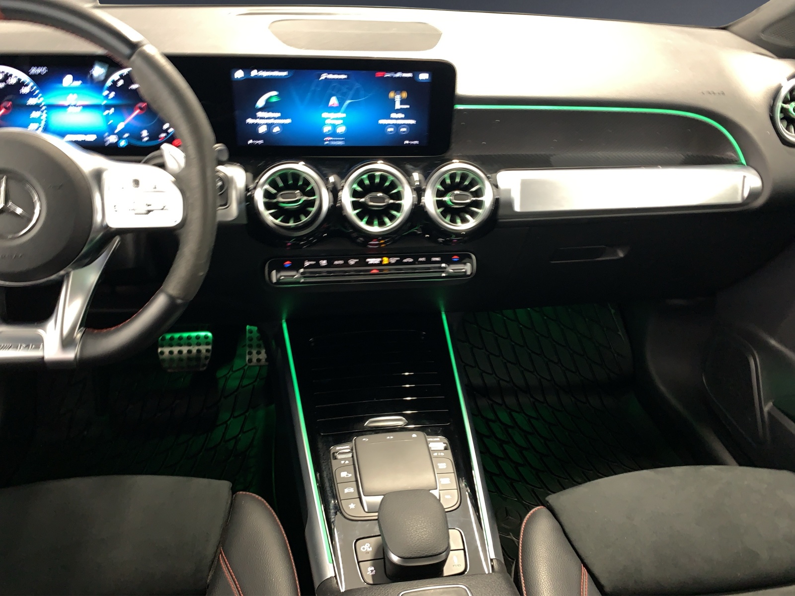 MERCEDES-BENZ GLB 35 AMG 4 MATIC-image-7