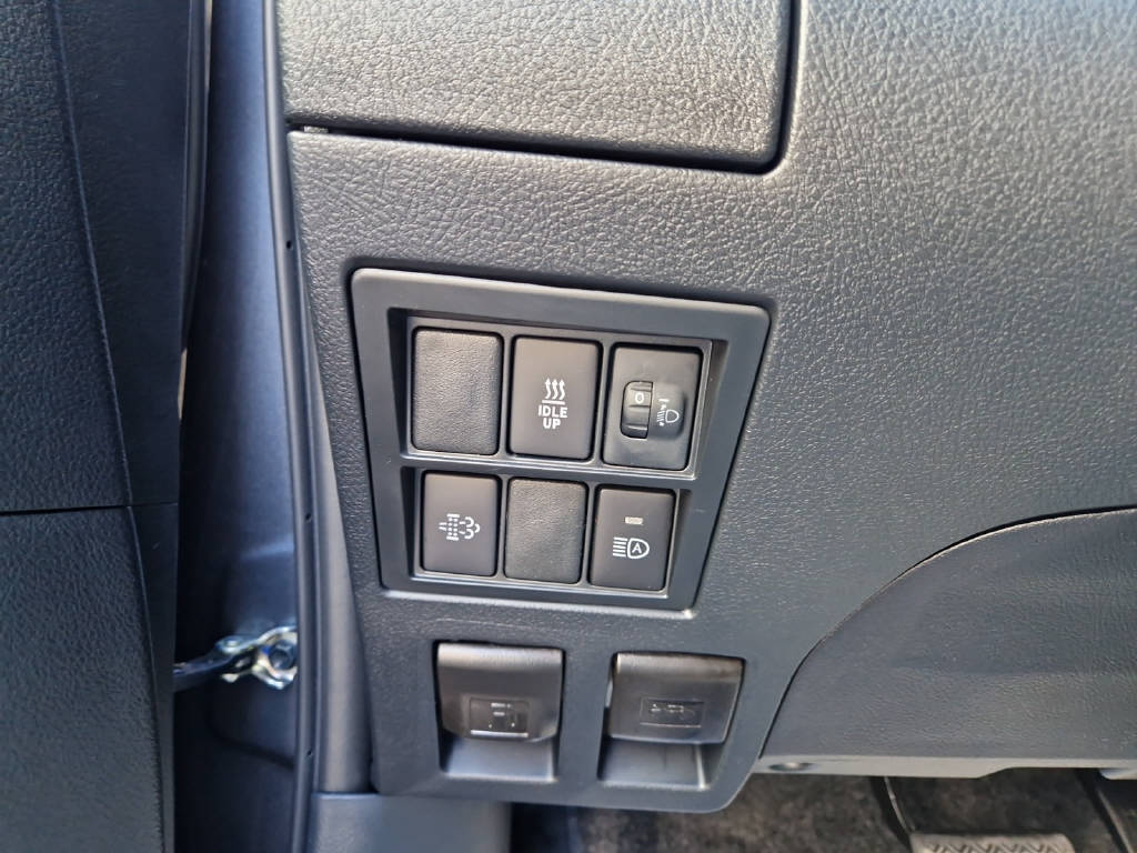 TOYOTA Hilux Double Cab.-Pick-up 2.8 48038/004-image-14