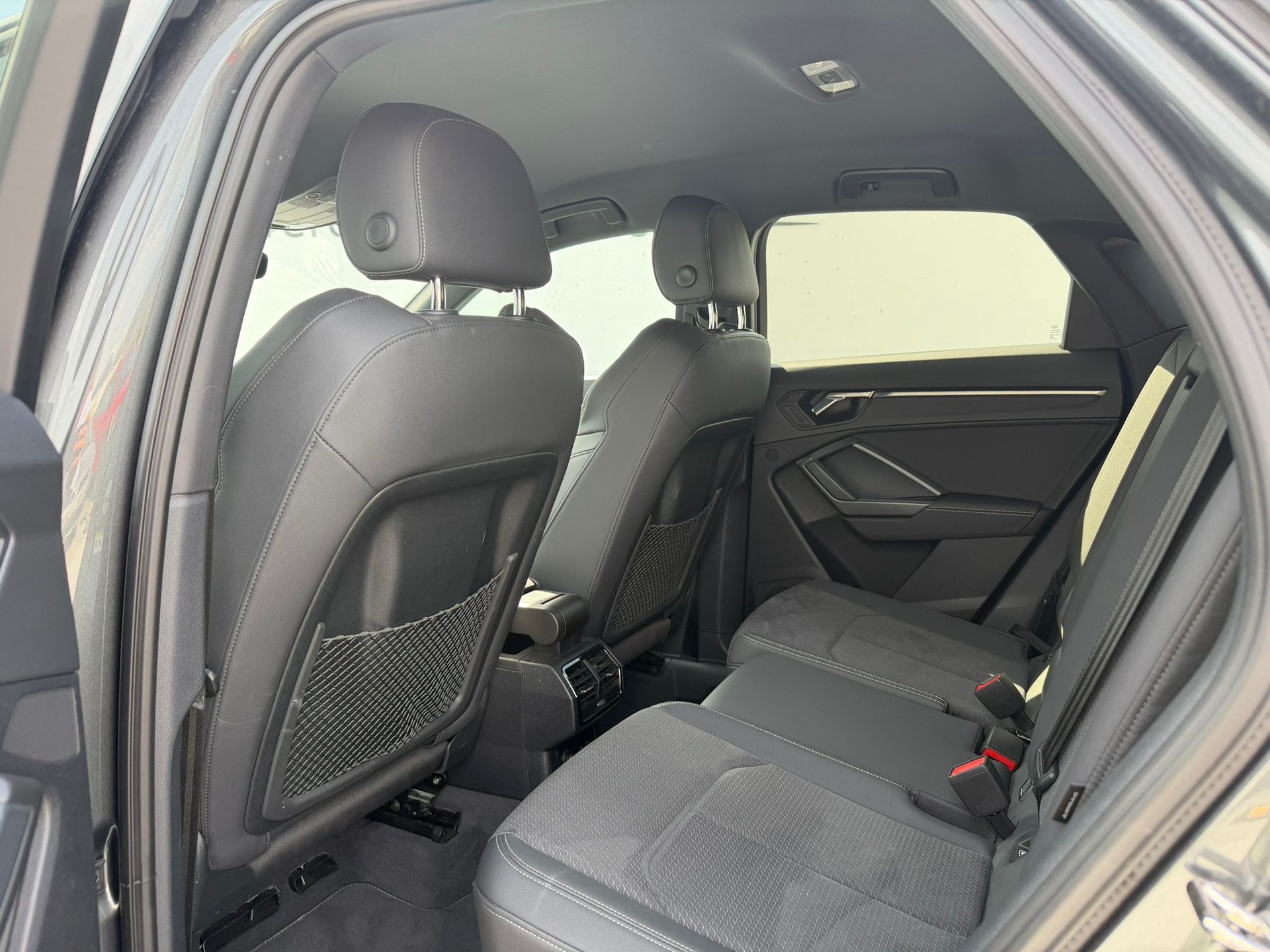 AUDI Q3 Sportback 45 TFSI S line quattro S-tronic-image-9
