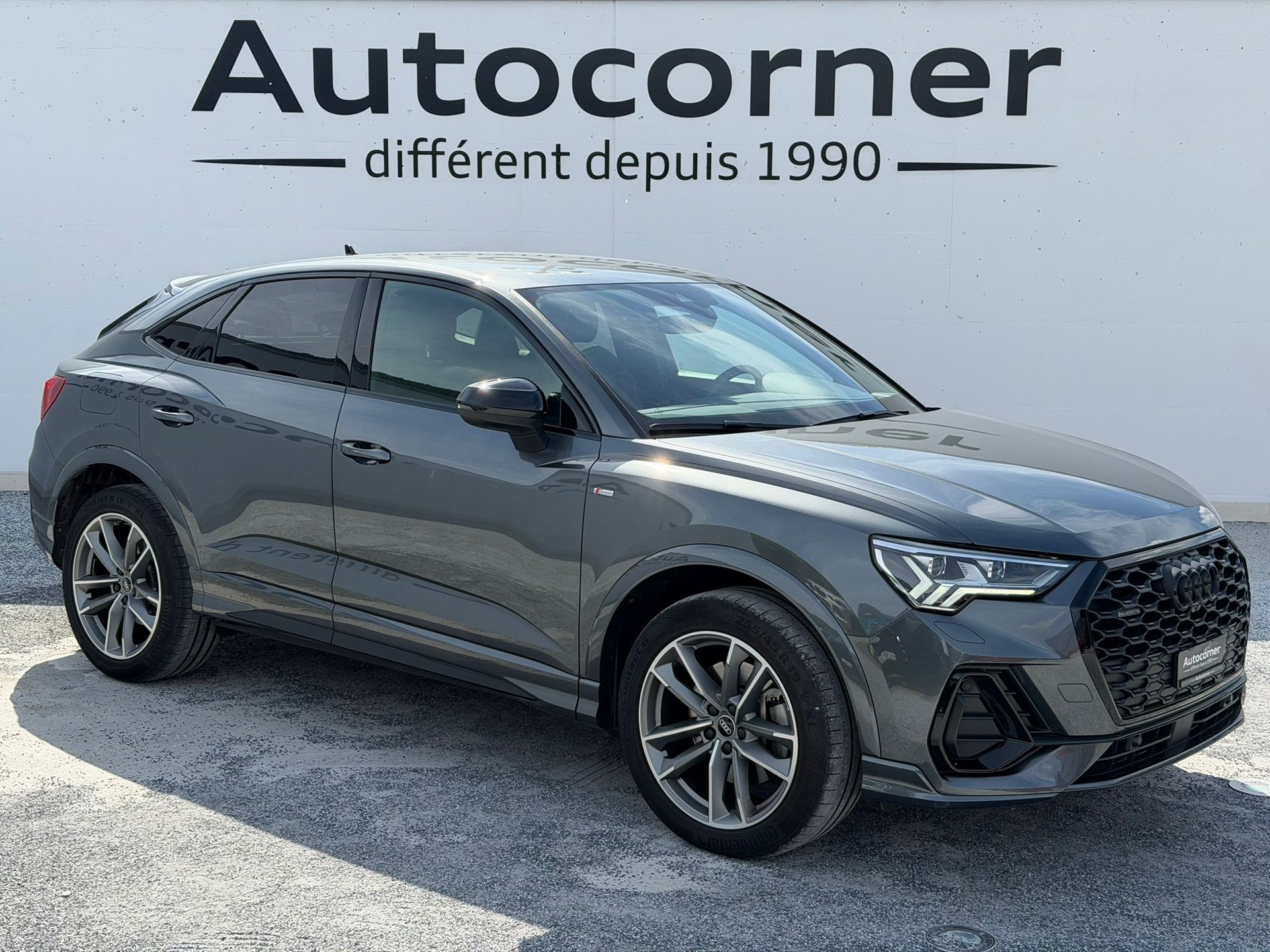 AUDI Q3 Sportback 45 TFSI S line quattro S-tronic-image-3