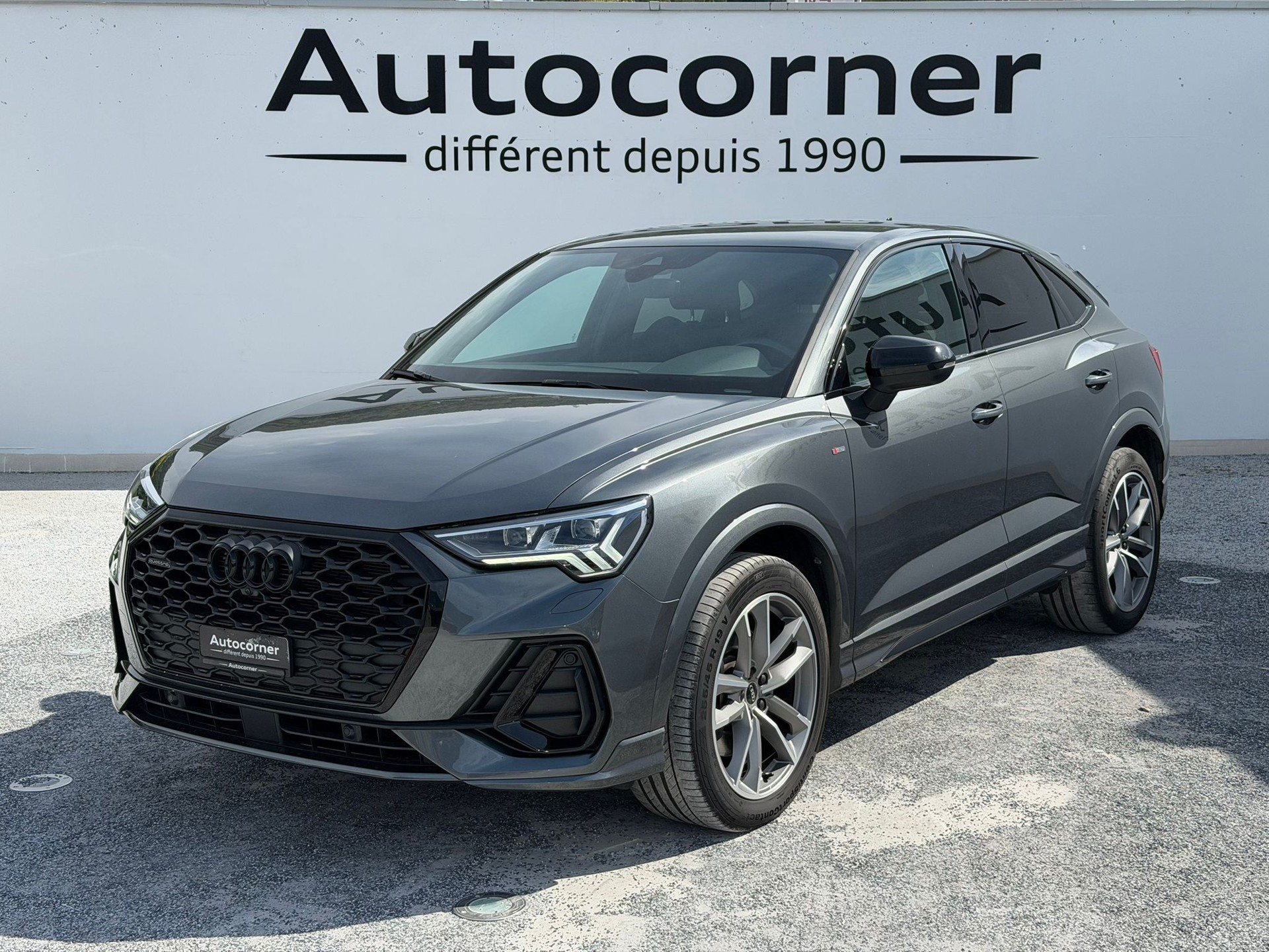 AUDI Q3 Sportback 45 TFSI S line quattro S-tronic-image-0