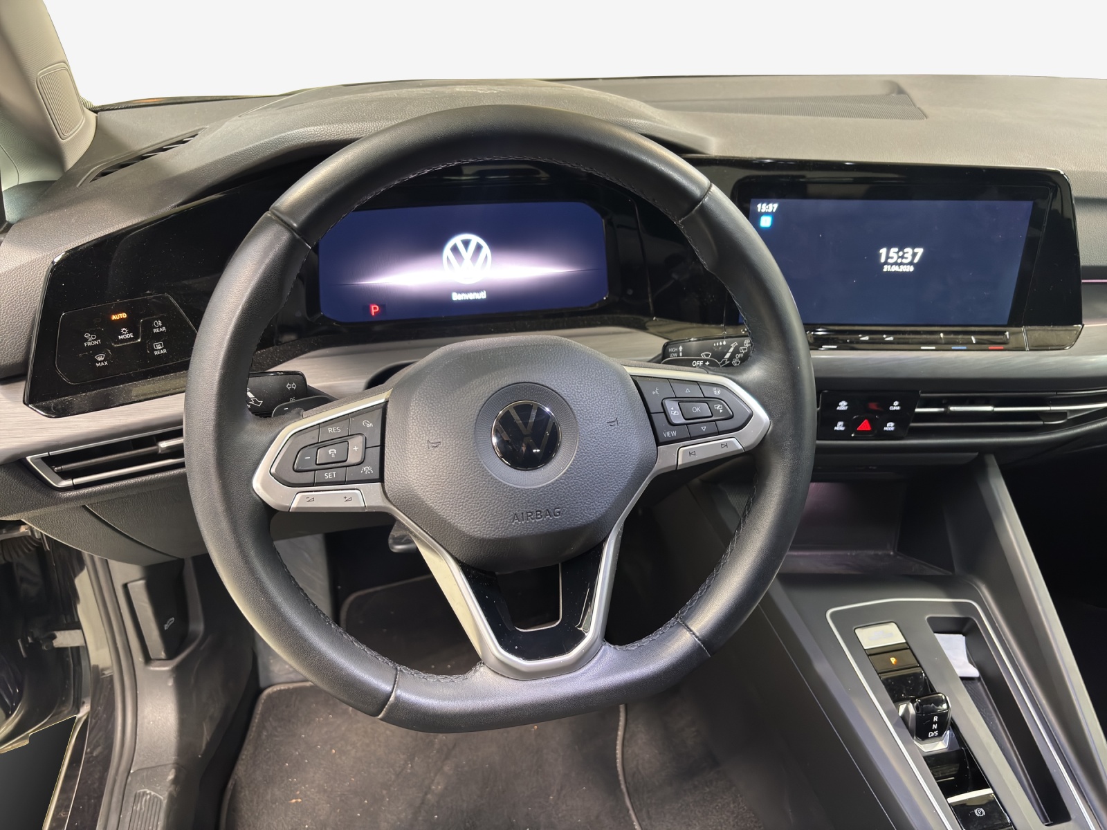 VW Golf 1.4 TSI PHEV Style-image-10