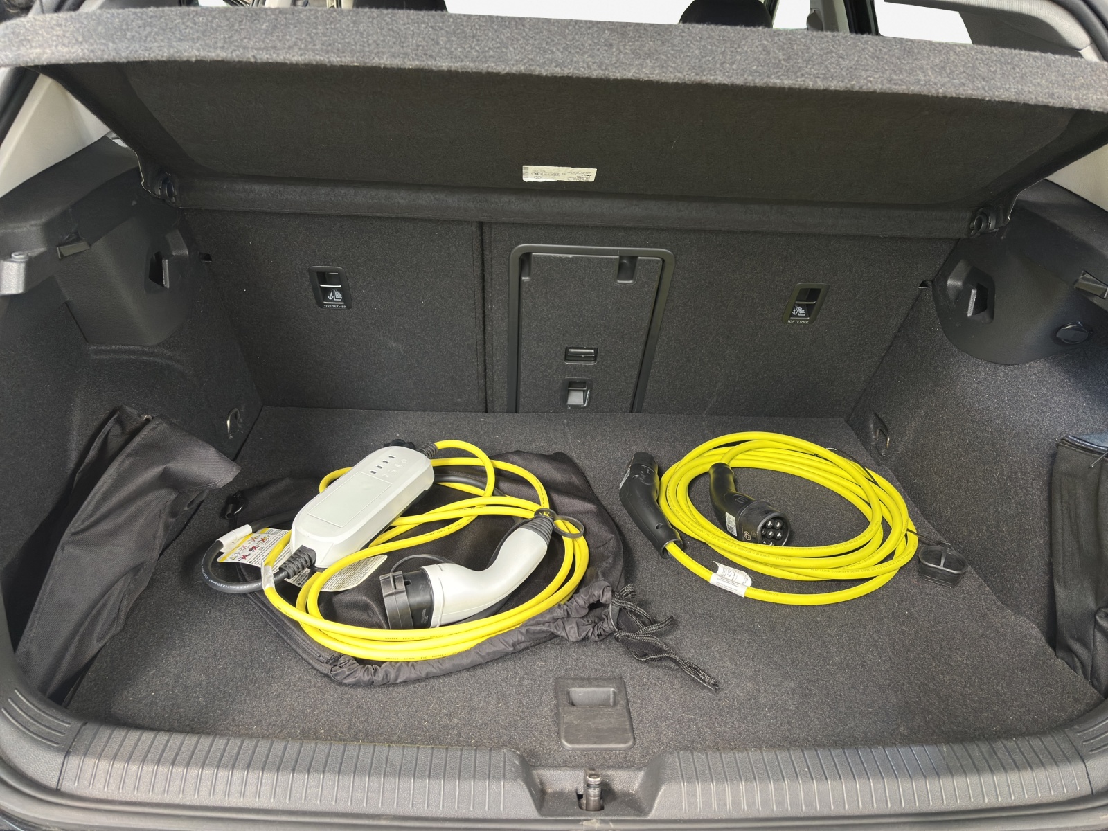 VW Golf 1.4 TSI PHEV Style-image-13