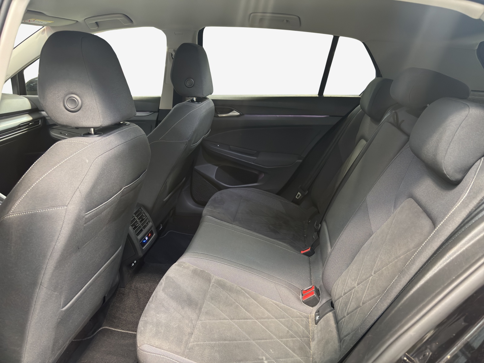 VW Golf 1.4 TSI PHEV Style-image-12