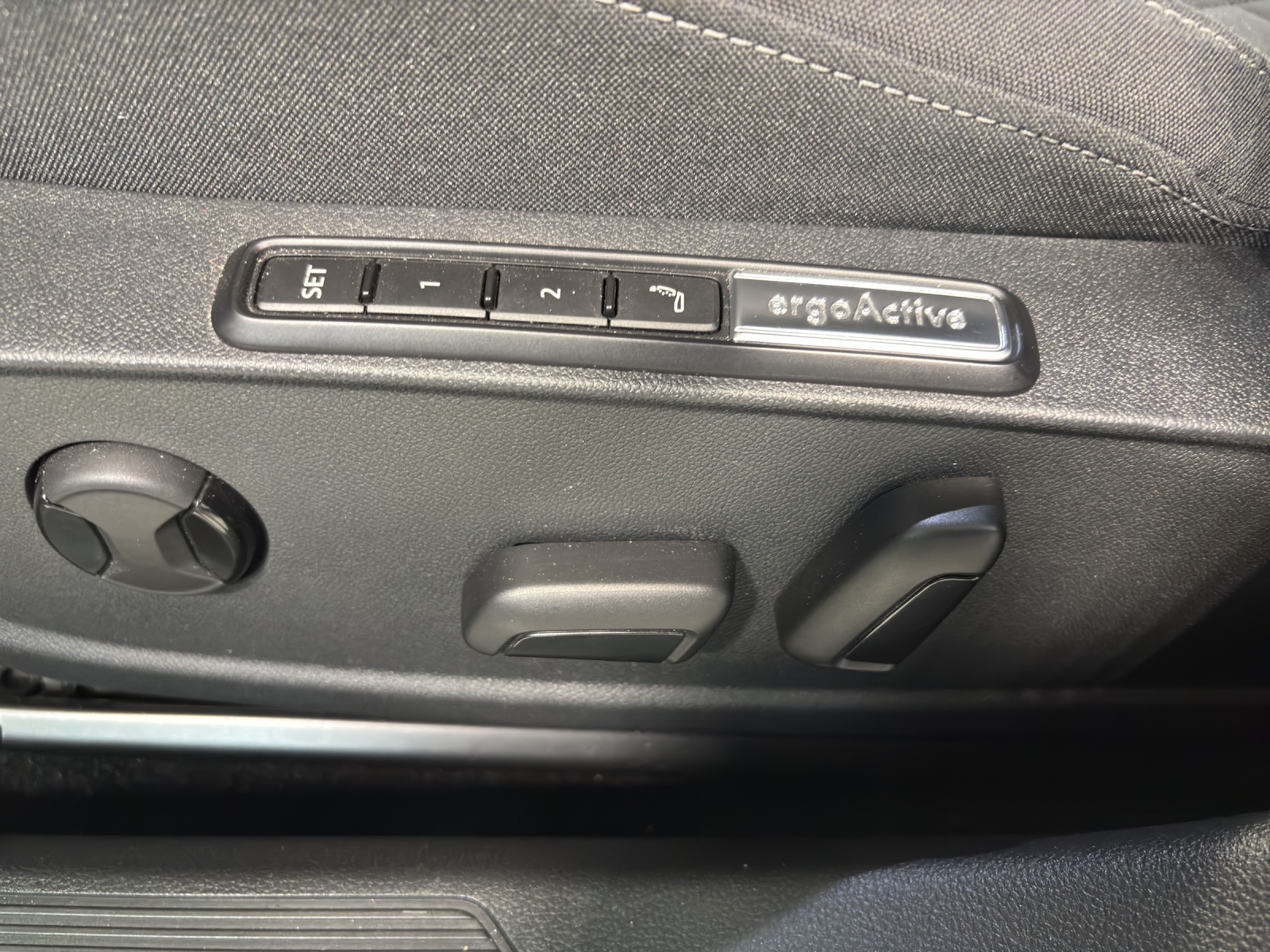 VW Golf 1.4 TSI PHEV Style-image-14