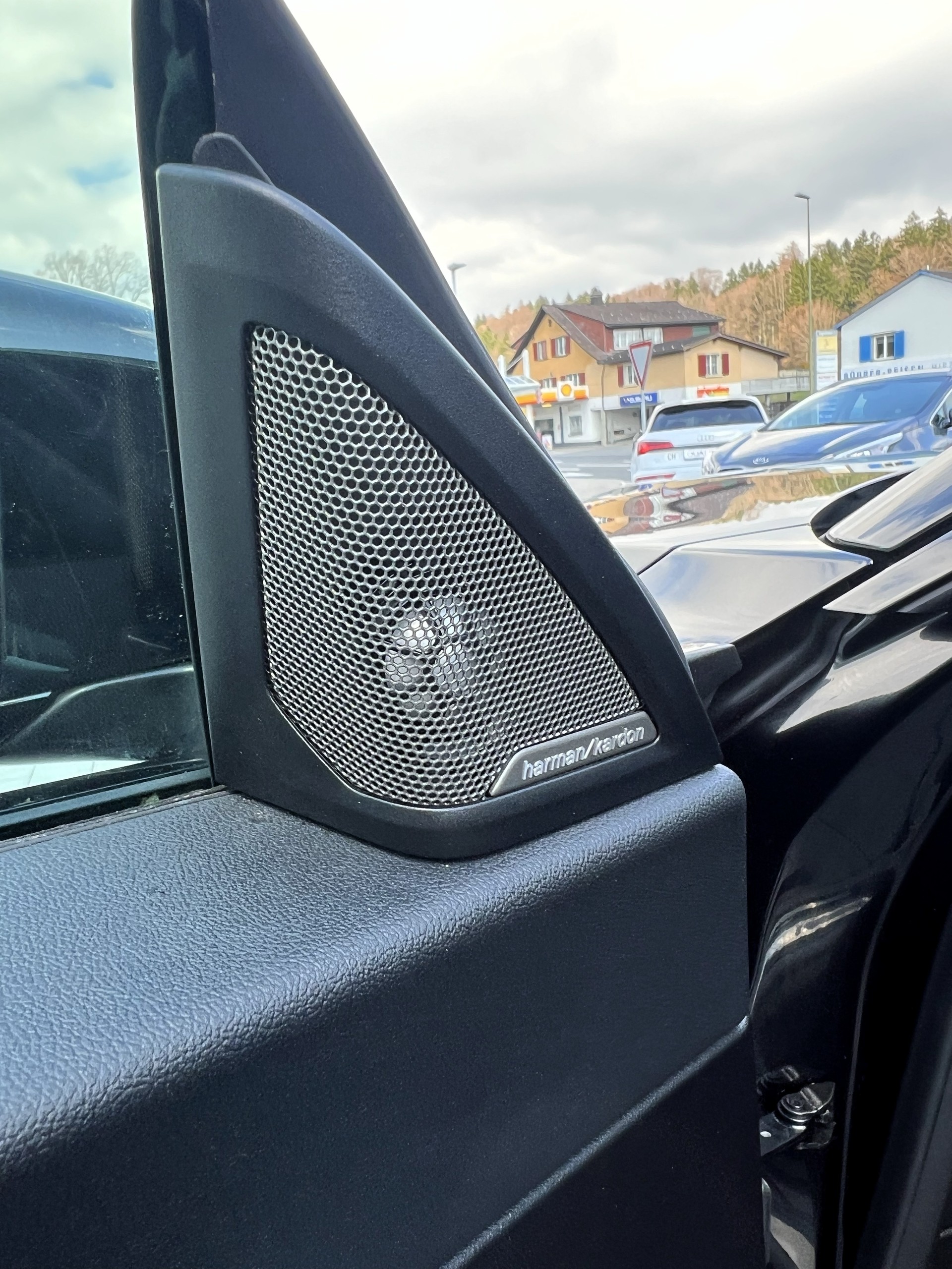 BMW 220d M Sport Pro-image-19
