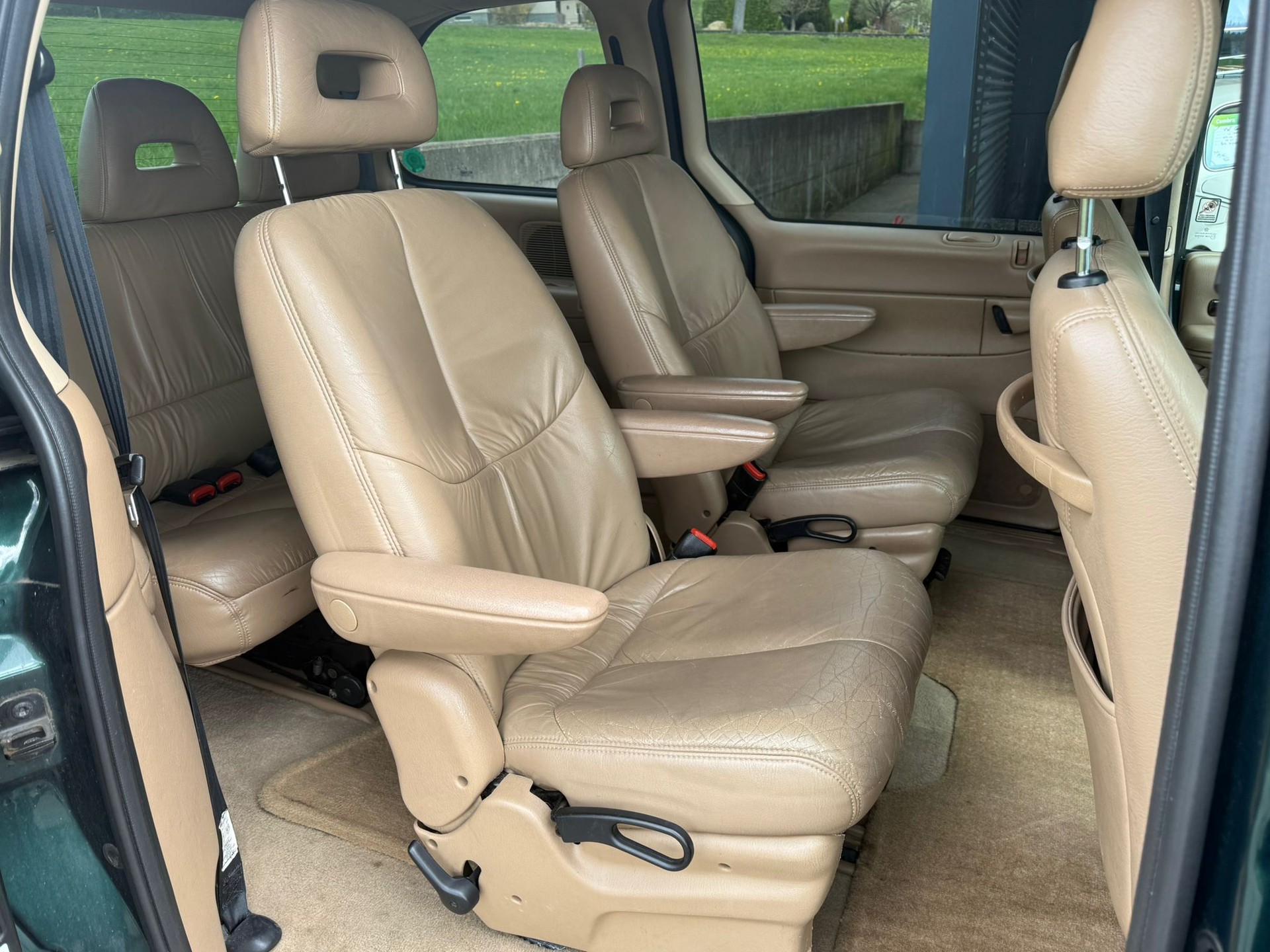 CHRYSLER Voyager 3.3 LE-image-4
