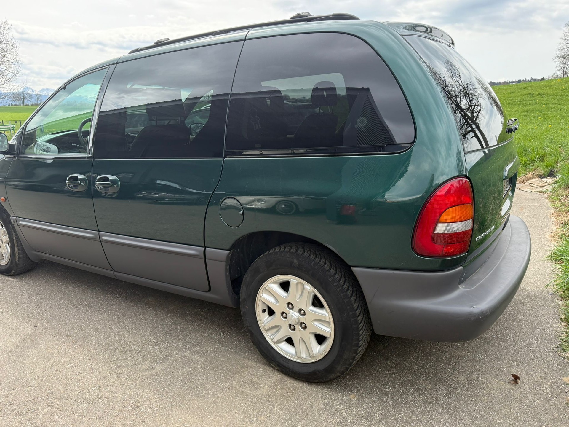 CHRYSLER Voyager 3.3 LE-image-3