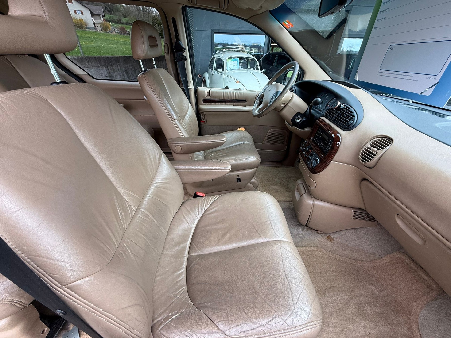 CHRYSLER Voyager 3.3 LE-image-7