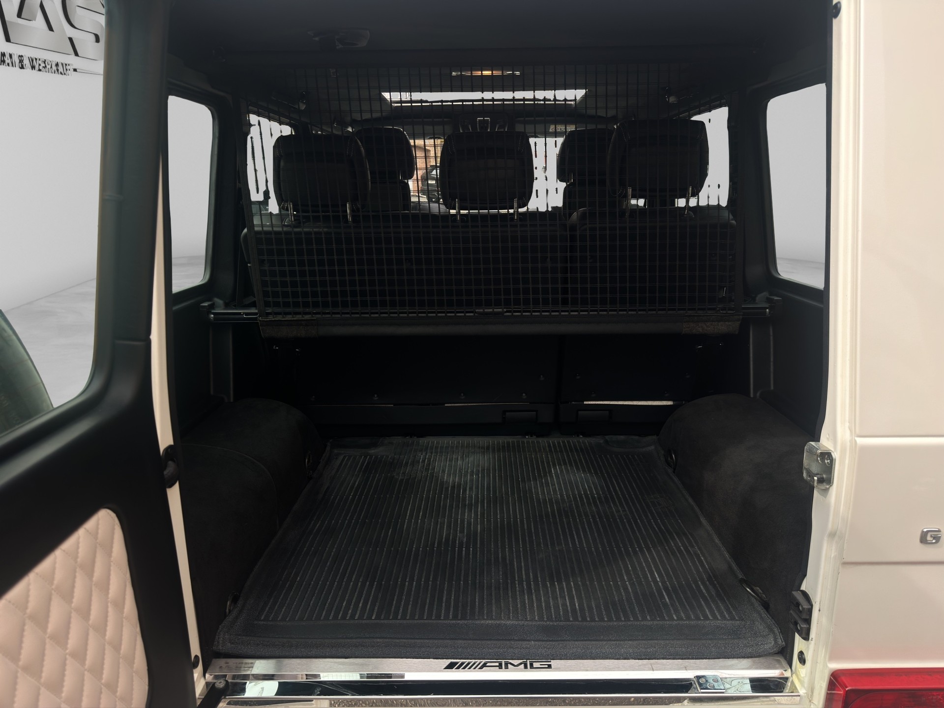 MERCEDES-BENZ G 63 AMG Edition 463 Speedshift Plus 7G-Tronic-image-18