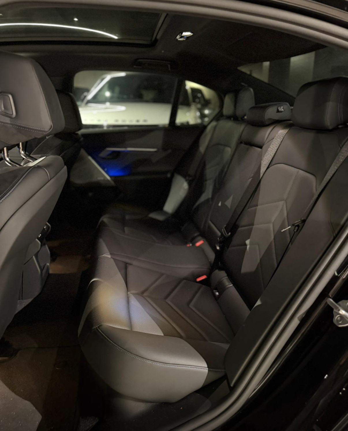 BMW 520d 48V M Sport Steptronic-image-4