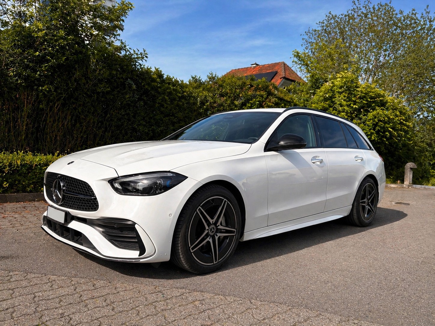 MERCEDES-BENZ C 220 d T 4Matic AMG Line-image-0