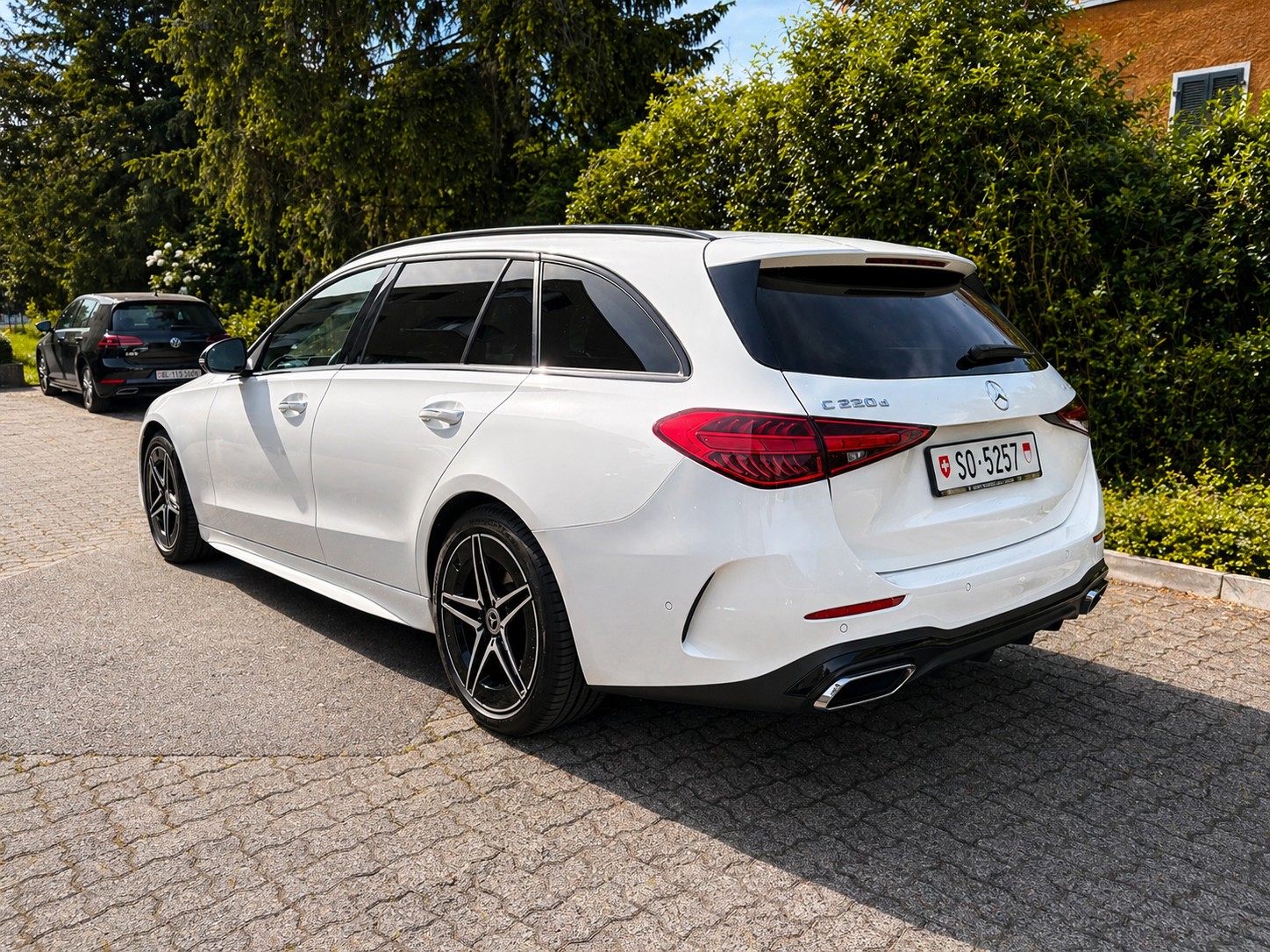 MERCEDES-BENZ C 220 d T 4Matic AMG Line-image-2