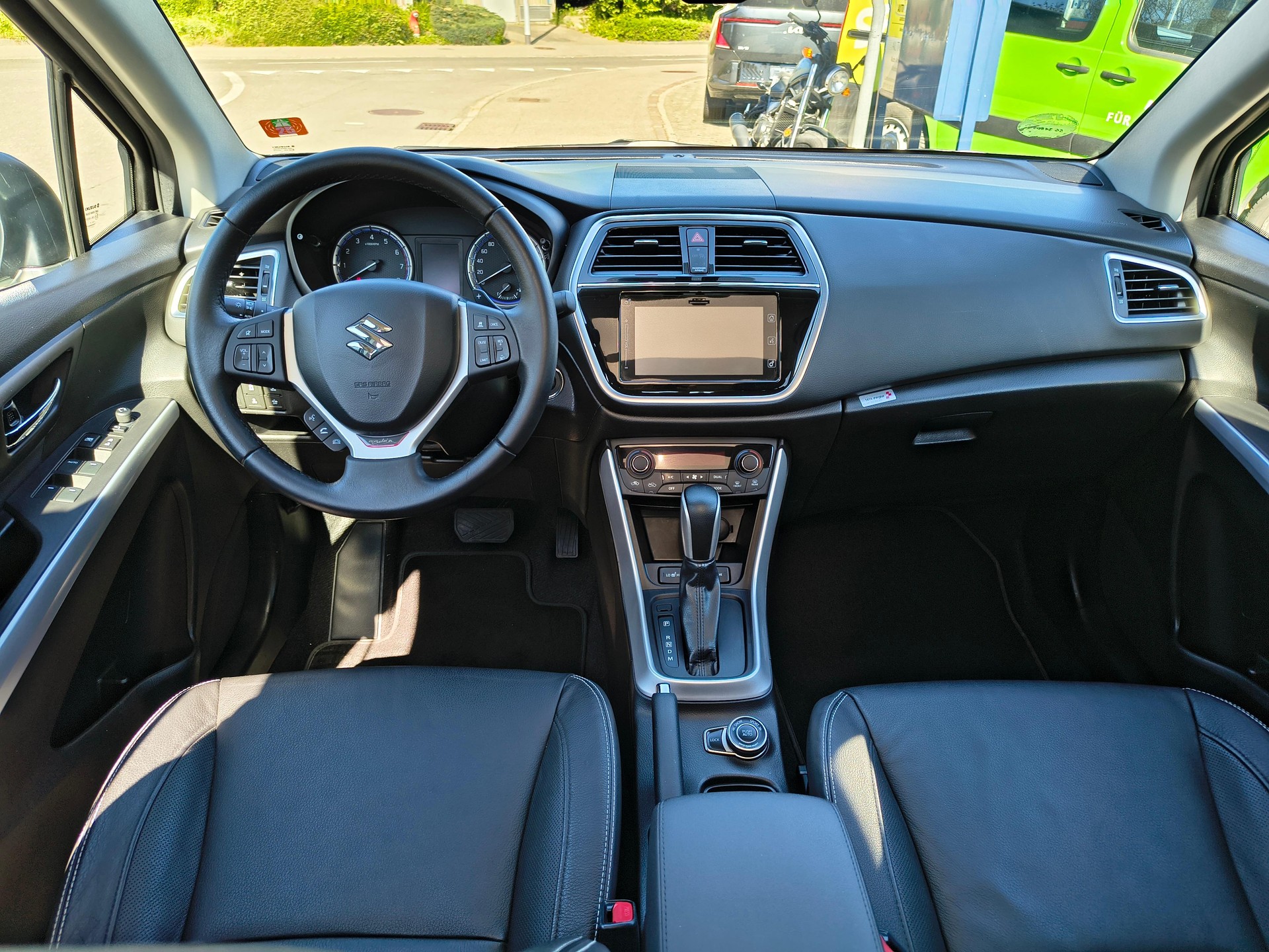 SUZUKI S-Cross 1.4 T Piz Sulai Top 4x4-image-4