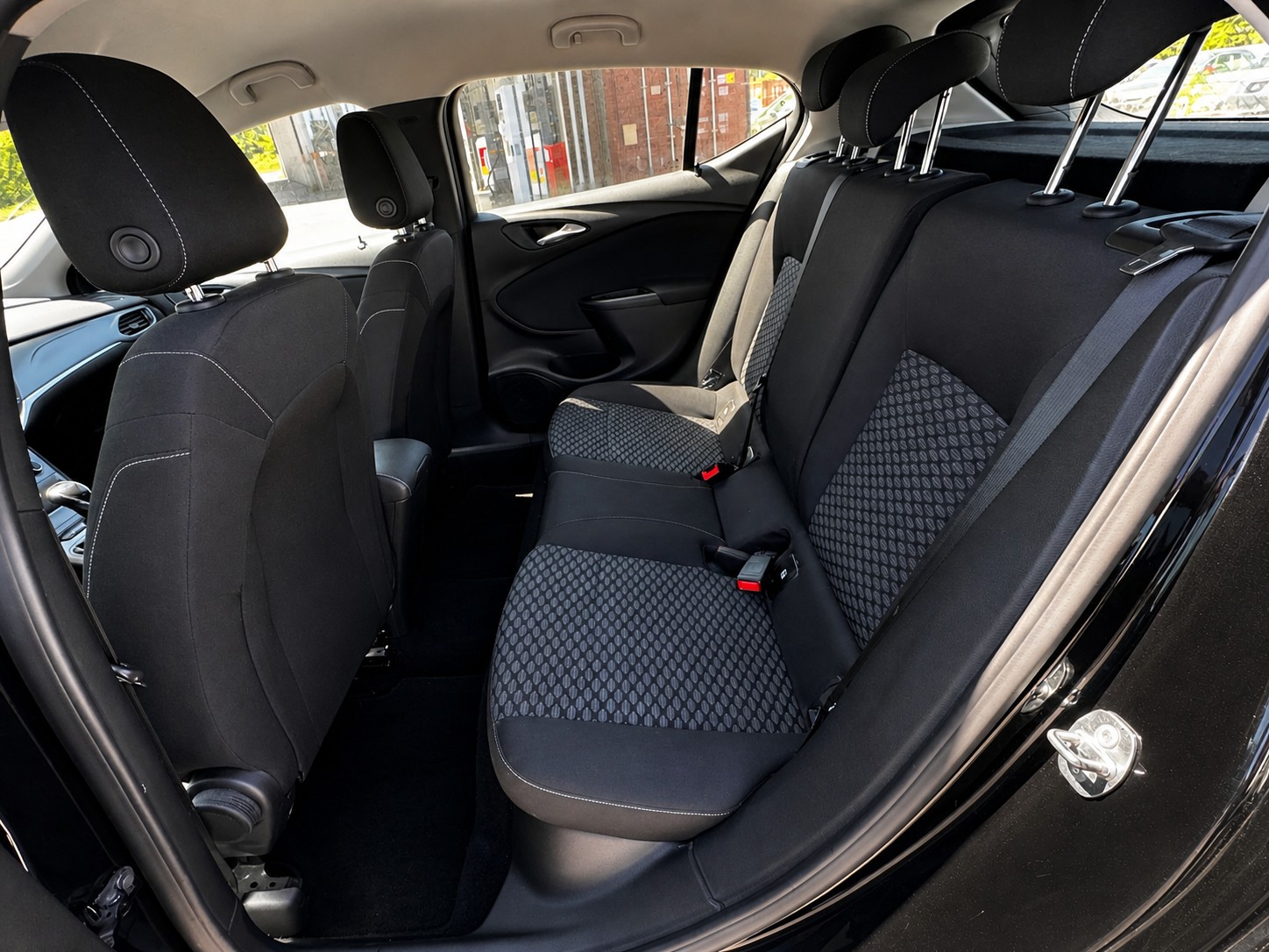 OPEL Astra 1.4i Turbo Black Roof-image-9