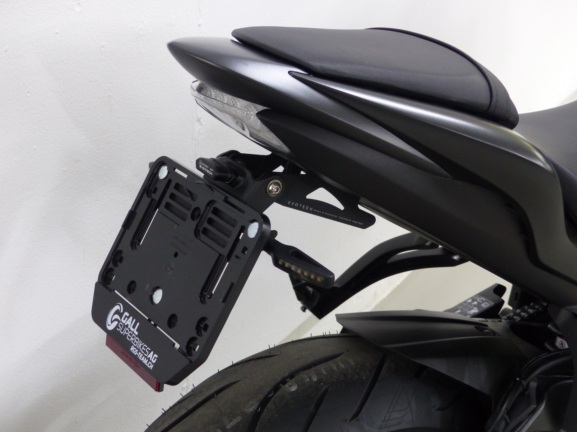 SUZUKI GSX-S 1000 Z ABS mit Zubehör-showroom-element-2