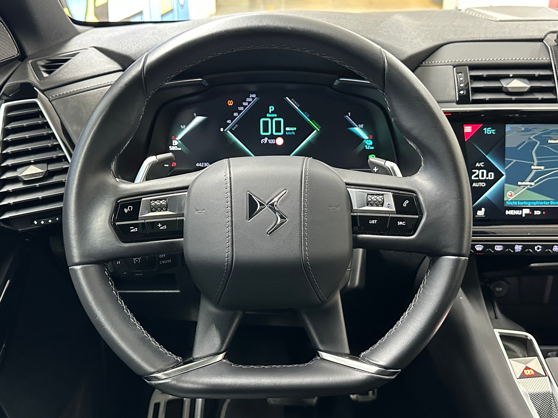 DS AUTOMOBILES DS 7 Crossback E-Tense 300 4x4 Louvre-image-11