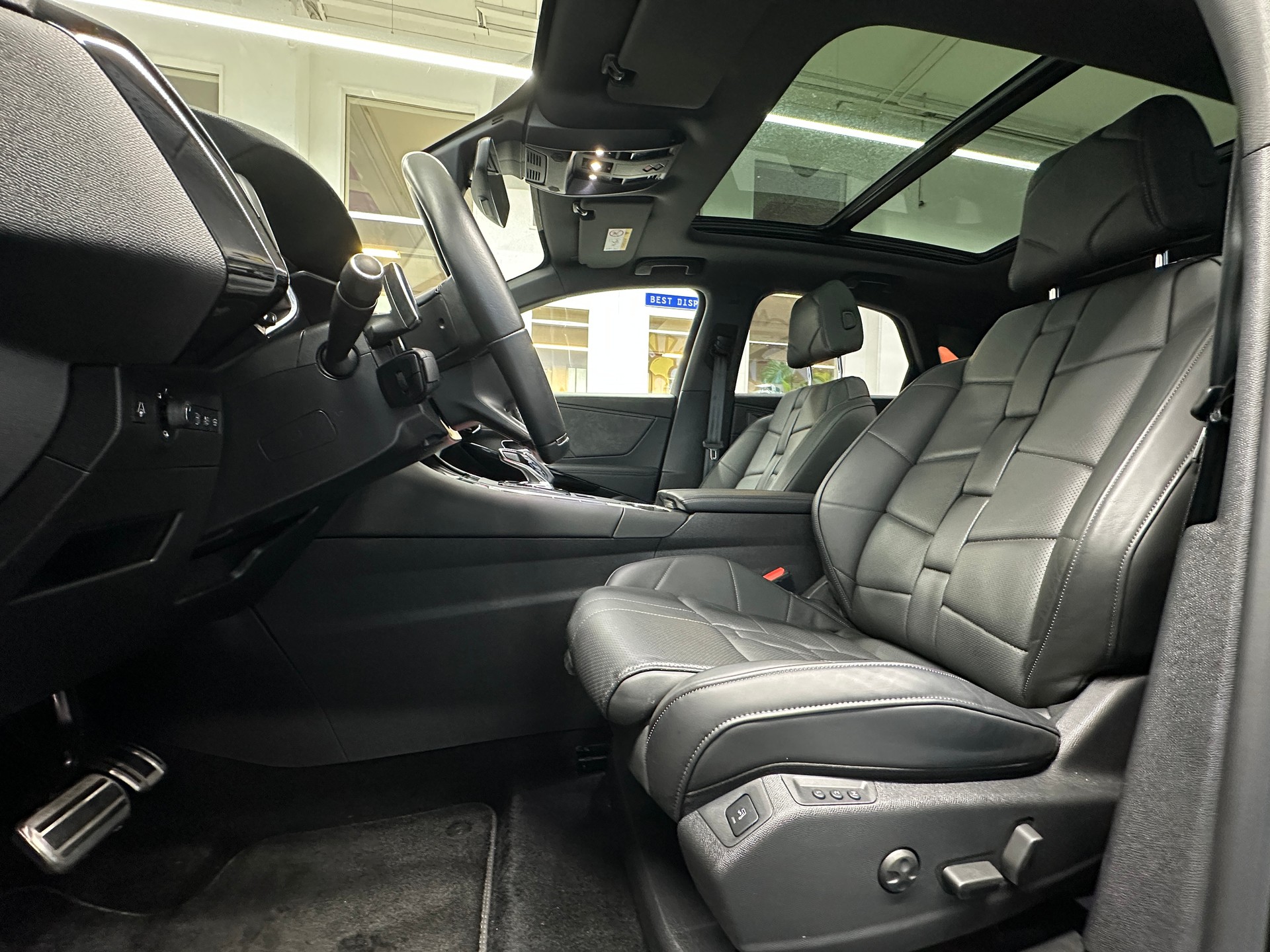 DS AUTOMOBILES DS 7 Crossback E-Tense 300 4x4 Louvre-image-8