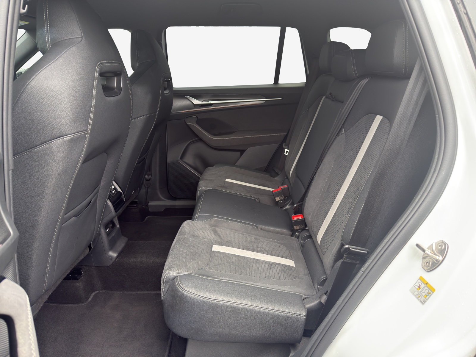 SKODA Kodiaq 1.5 TSI PHEV Sportline-image-12