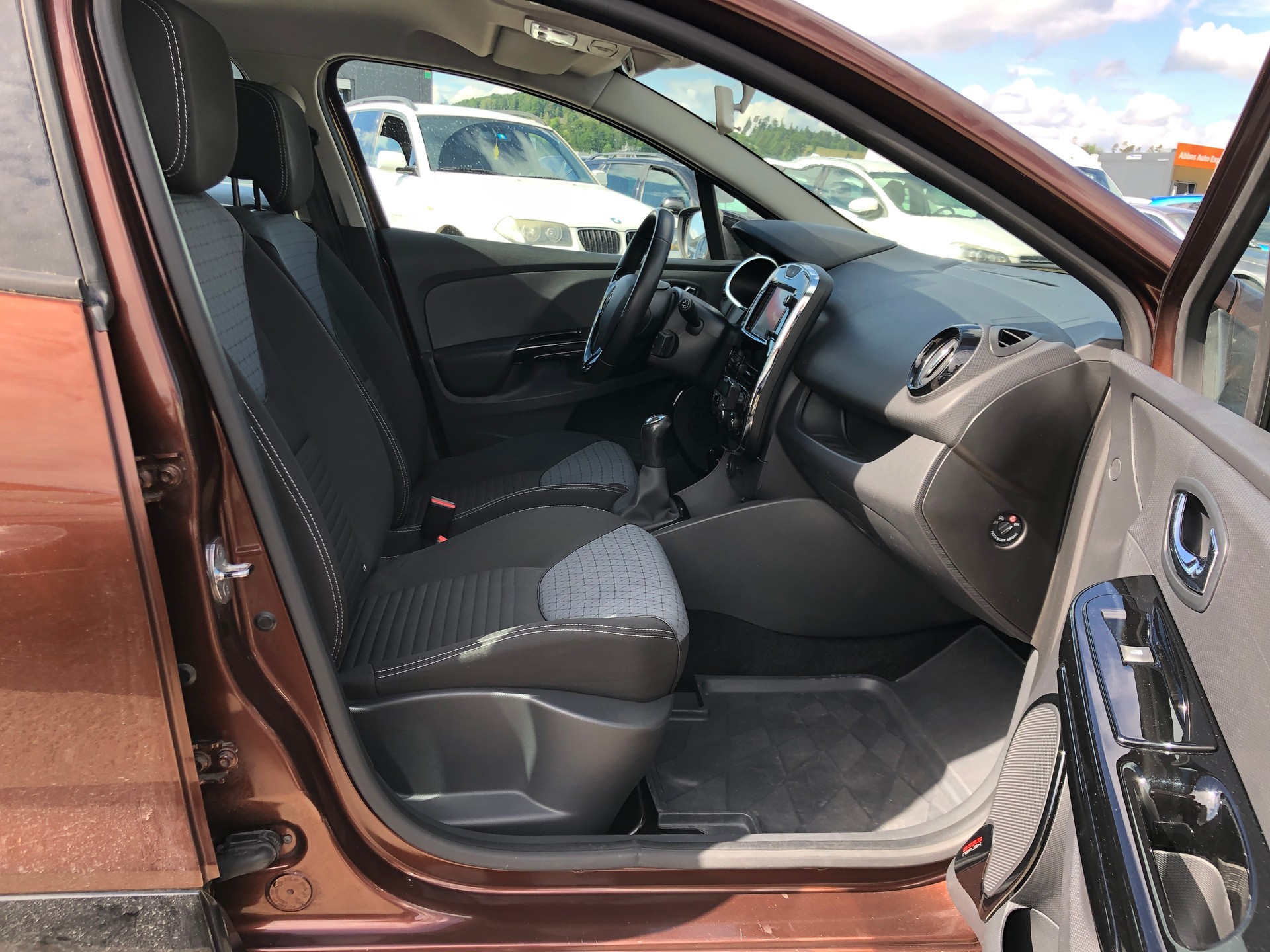 RENAULT Clio 1.5 dCi Dynamique-image-10