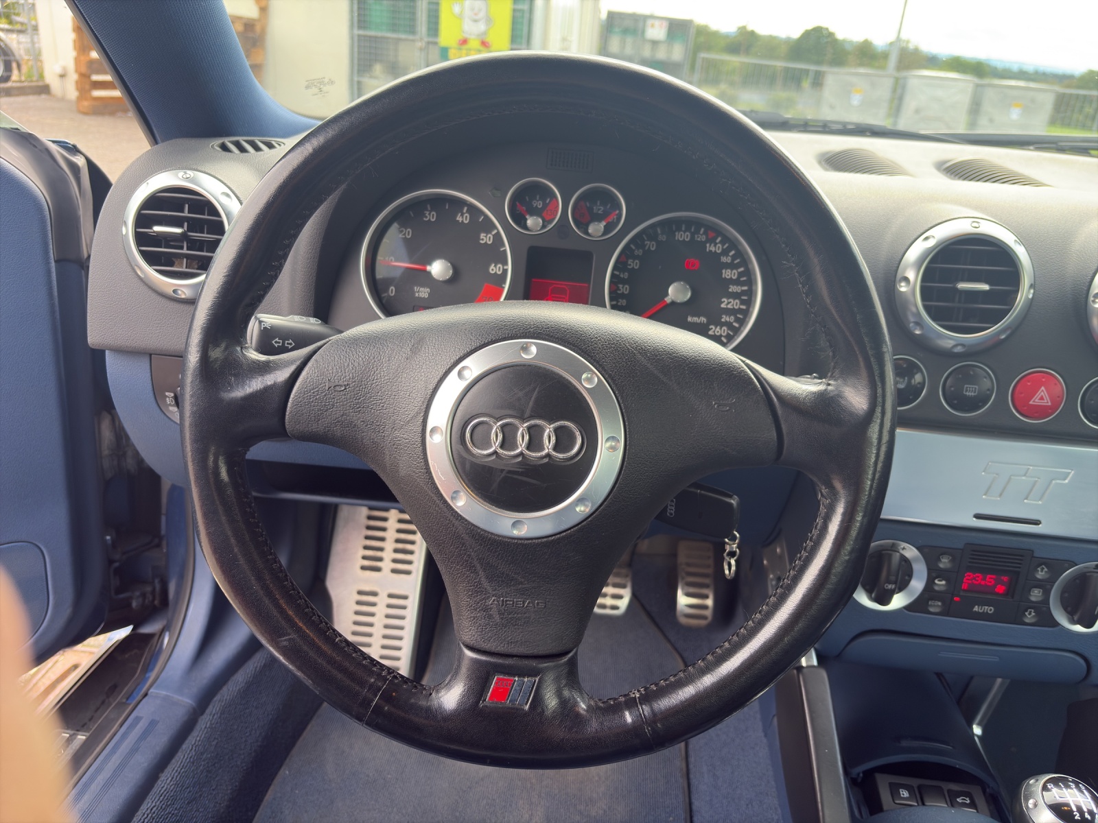 AUDI TT Coupé 1.8 T quattro-image-11