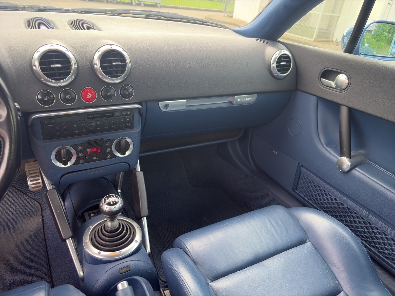 AUDI TT Coupé 1.8 T quattro-image-9