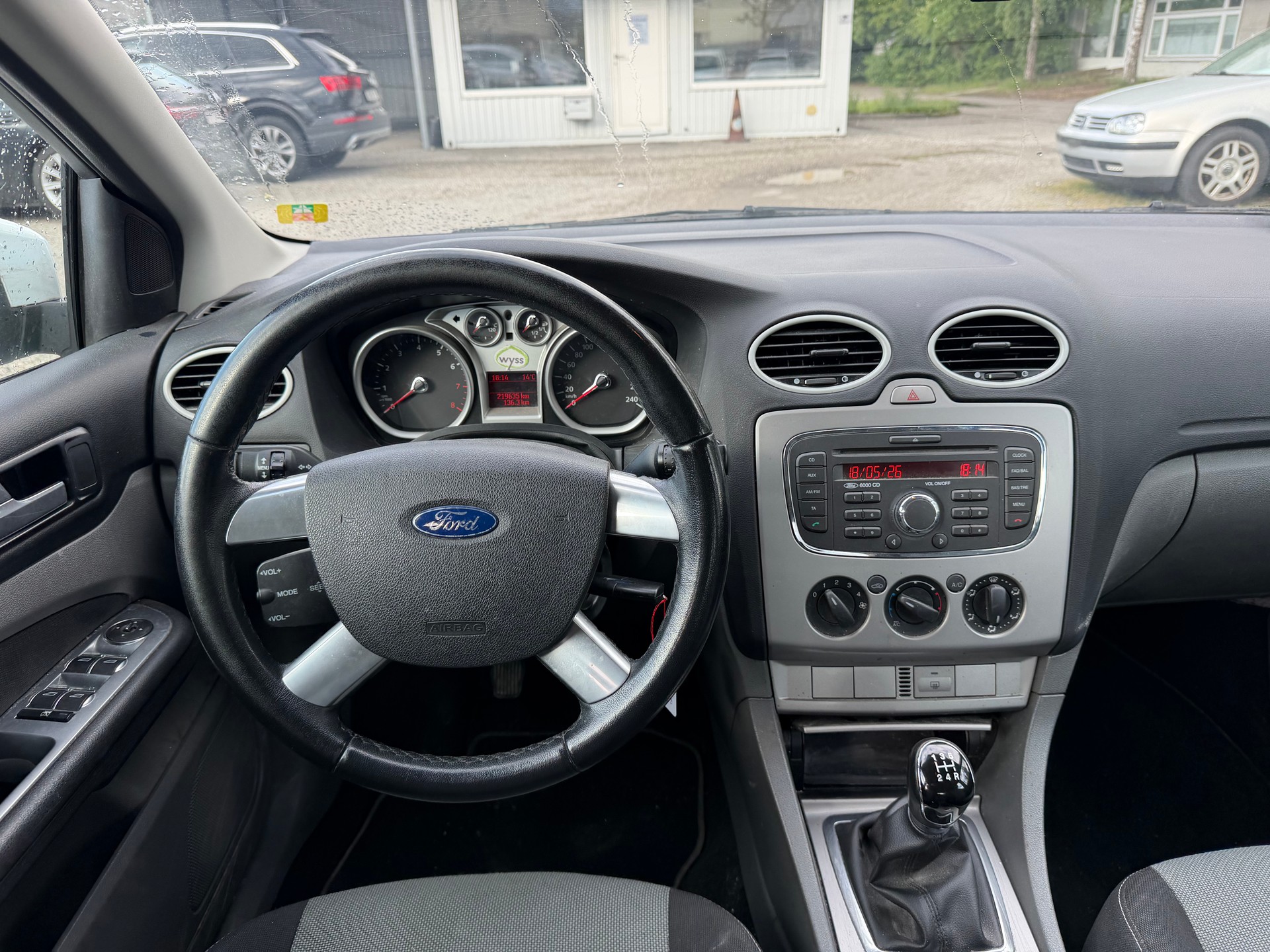 FORD Focus 1.6i Ambiente-image-11