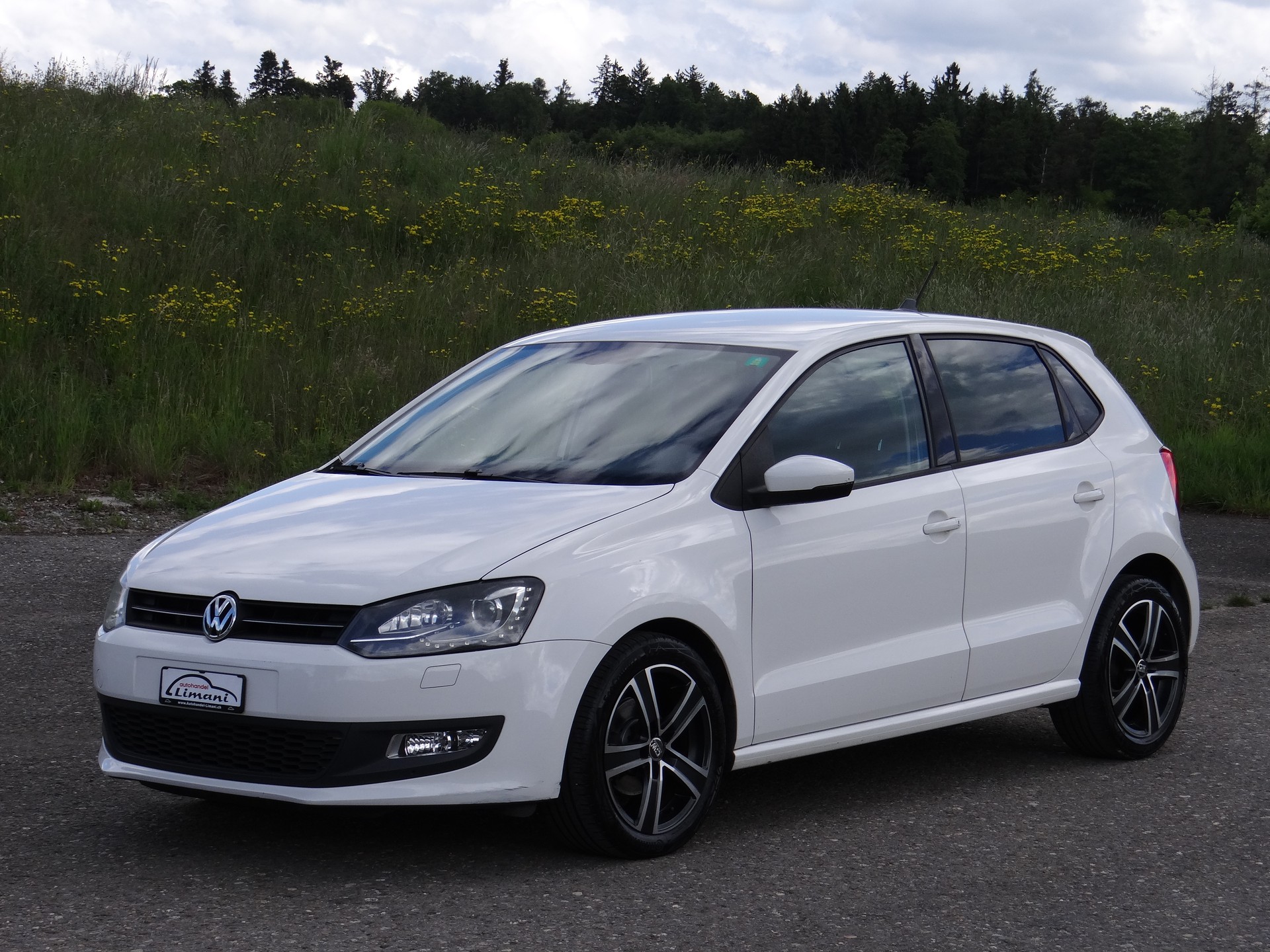 VW Polo 1.2 TSI Highline-showroom-element-1