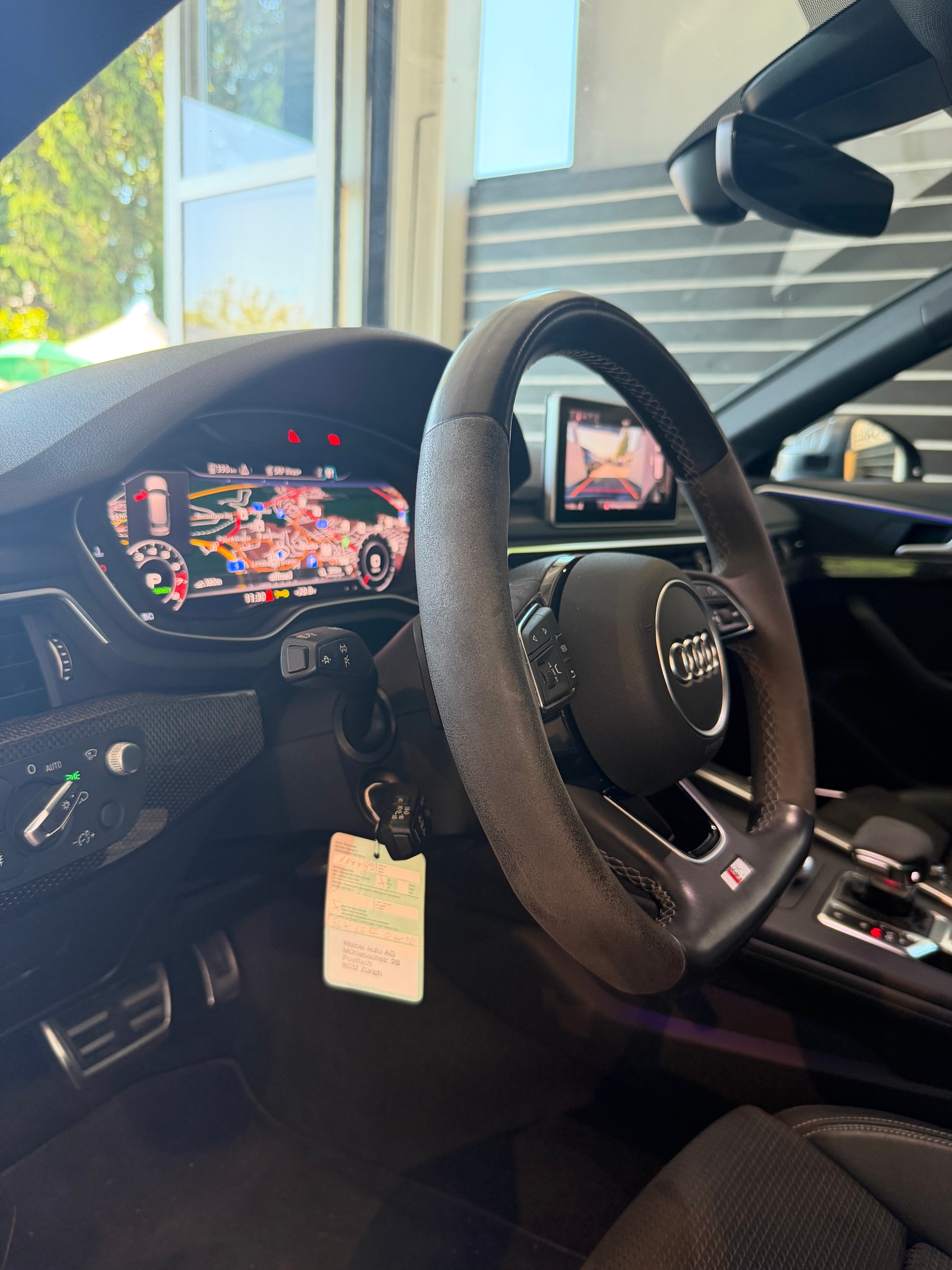 AUDI S4 Avant 3.0 V6 TFSI quattro S-Tronic-image-11