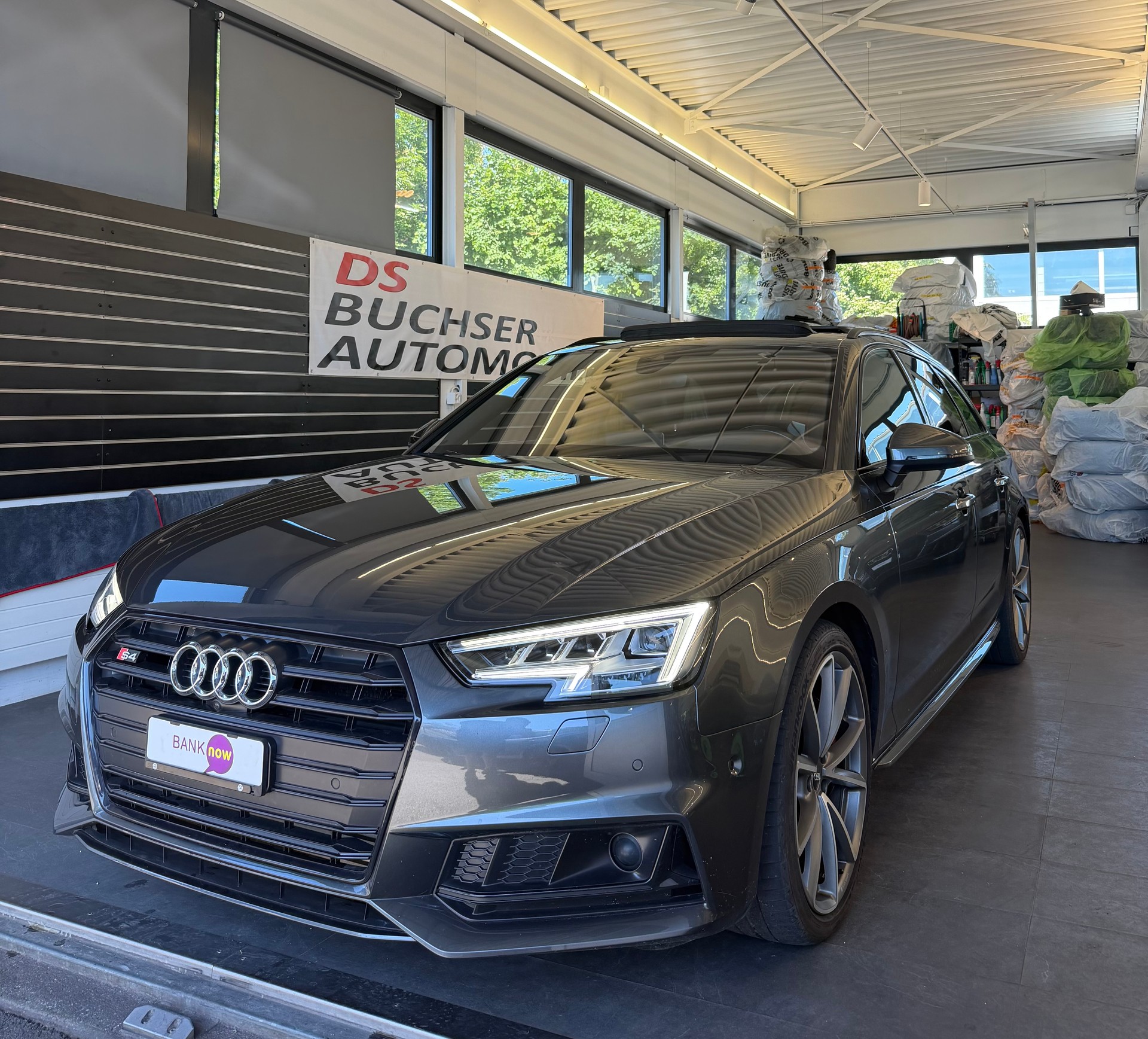 AUDI S4 Avant 3.0 V6 TFSI quattro S-Tronic-image-1