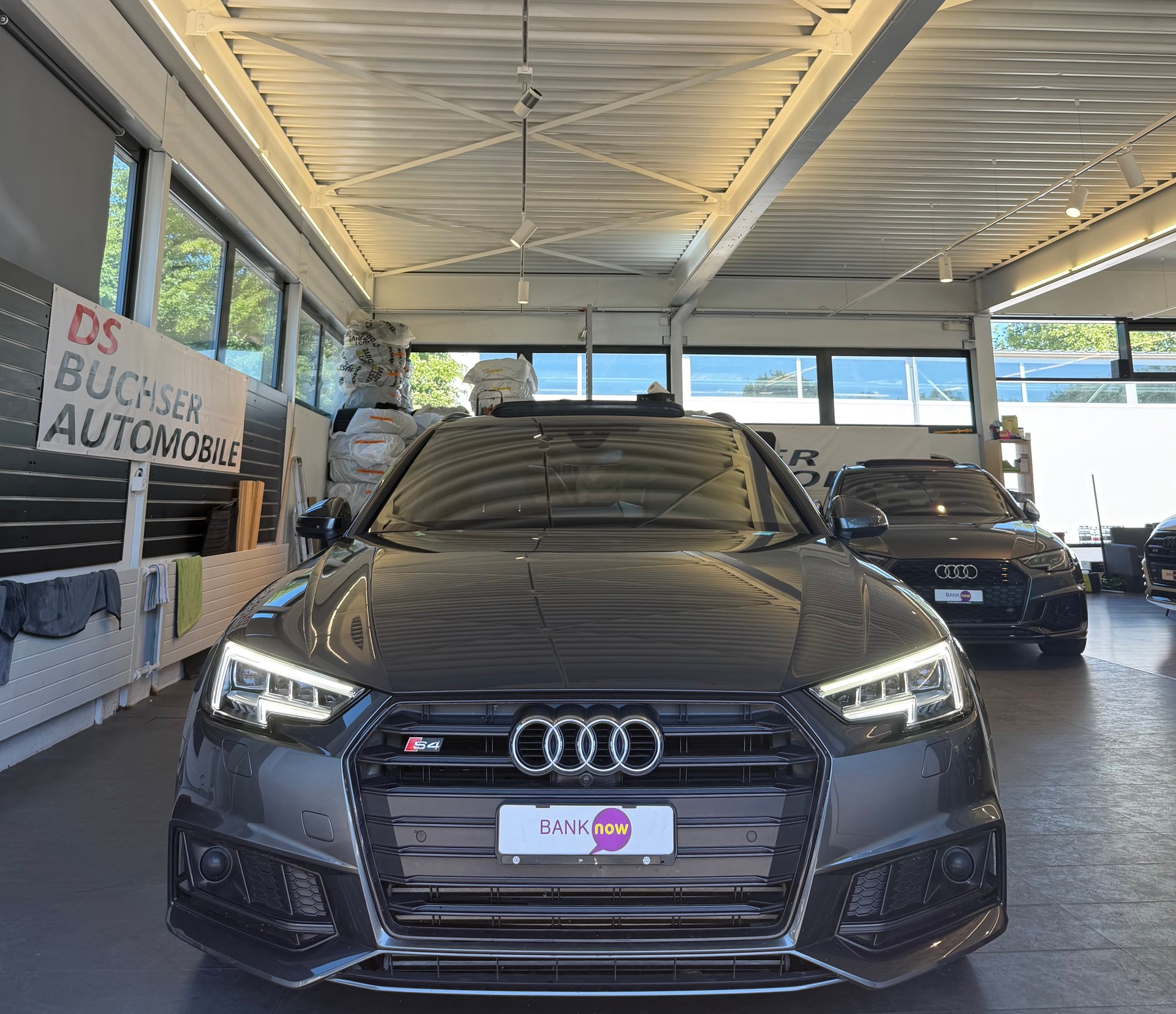 AUDI S4 Avant 3.0 V6 TFSI quattro S-Tronic-image-2