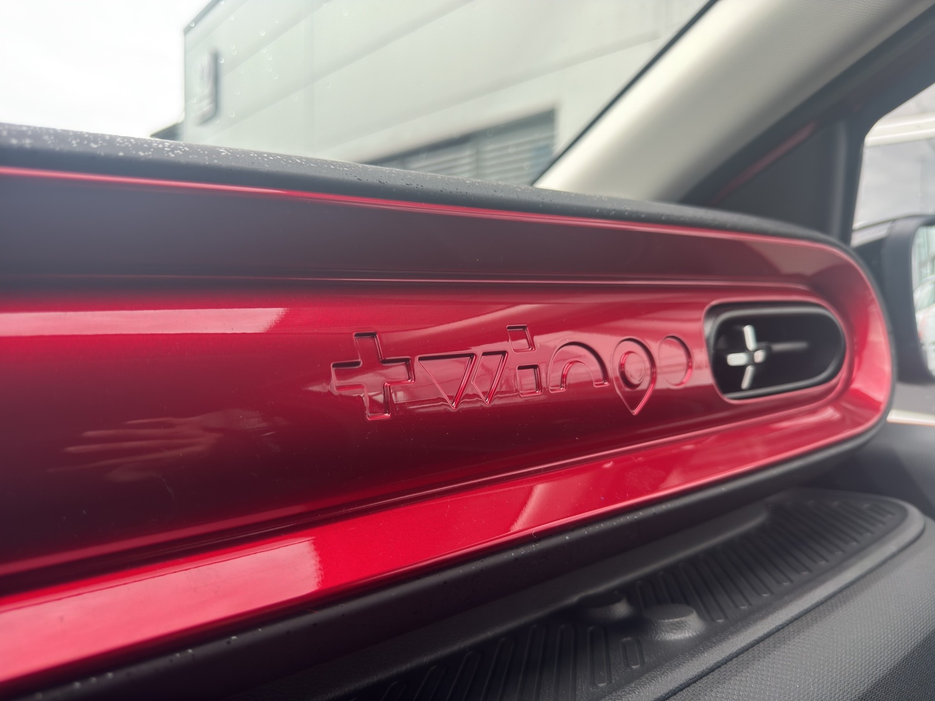 RENAULT Twingo E-Tech 27kWh Techno-image-11