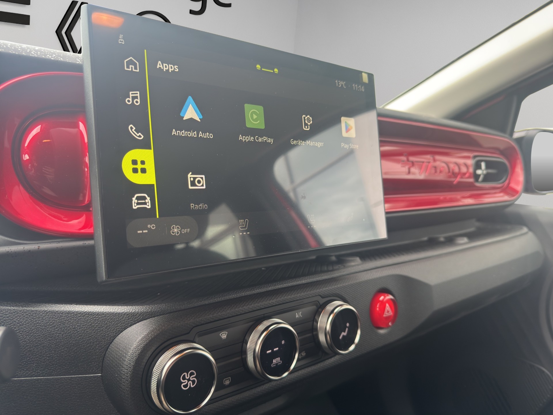 RENAULT Twingo E-Tech 27kWh Techno-image-3