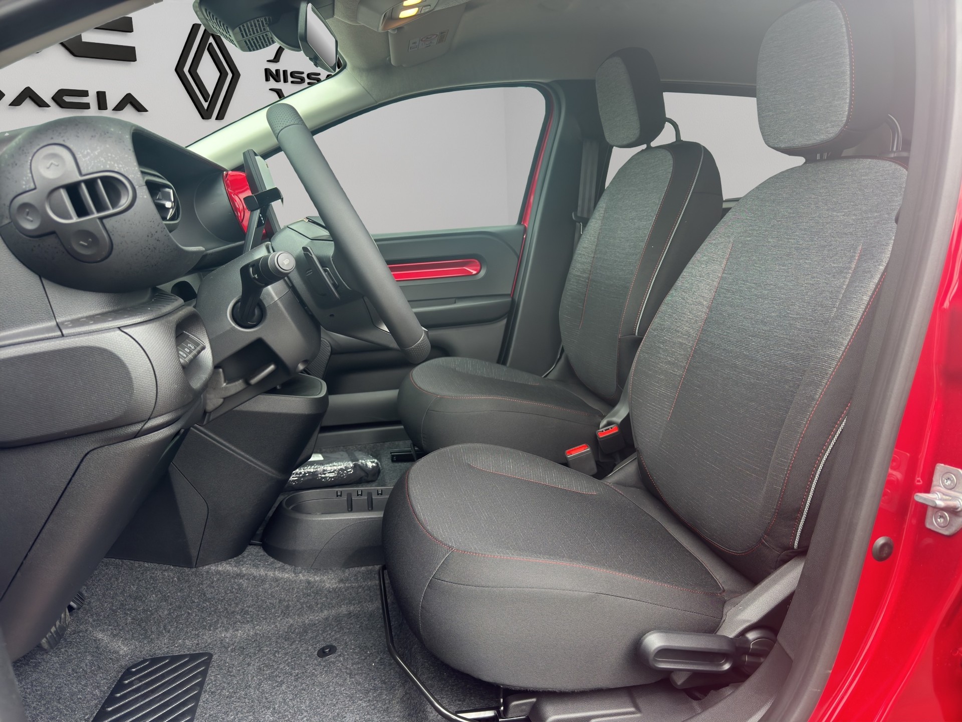 RENAULT Twingo E-Tech 27kWh Techno-image-6