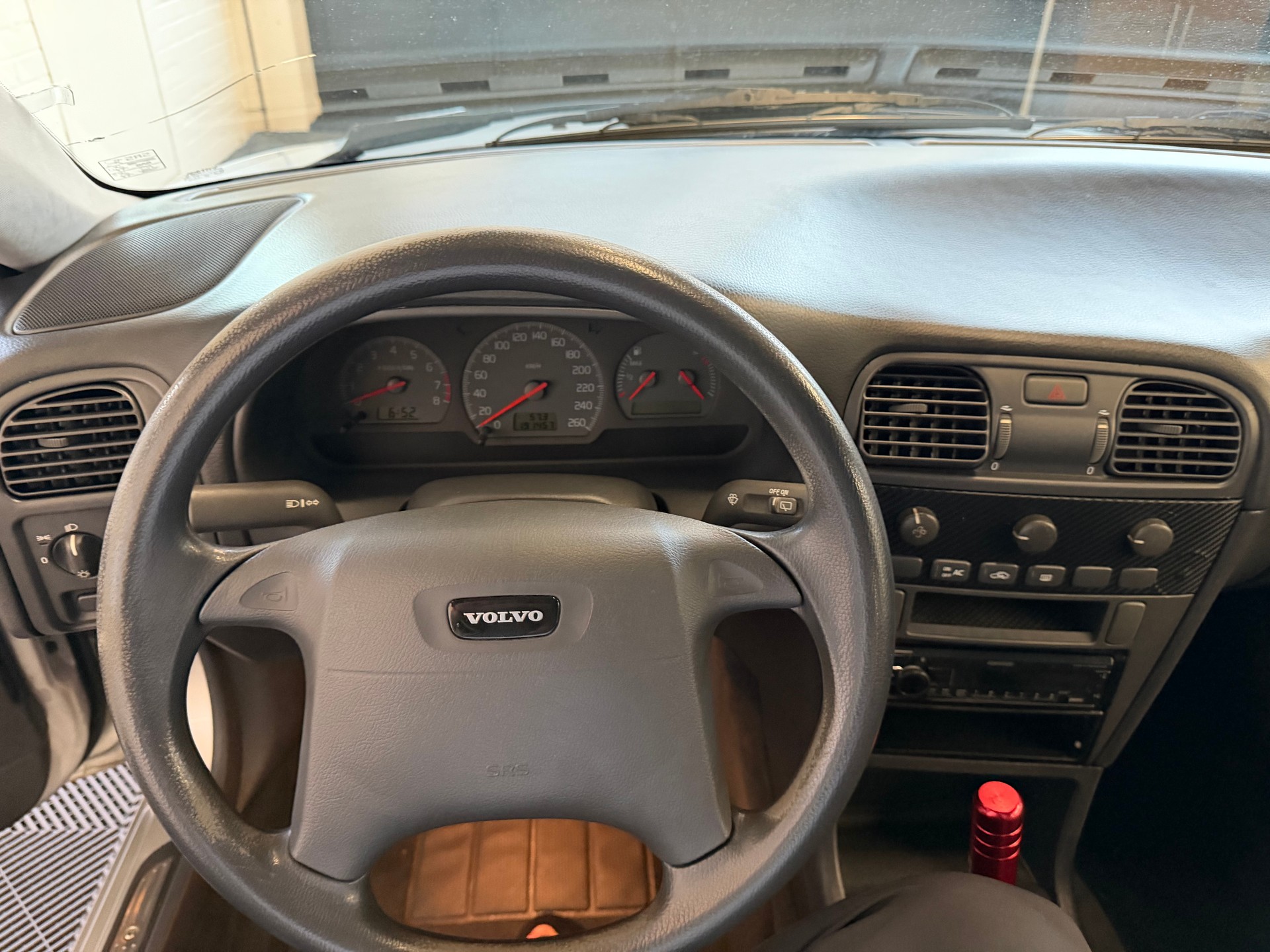 VOLVO V40 2.0T-image-18