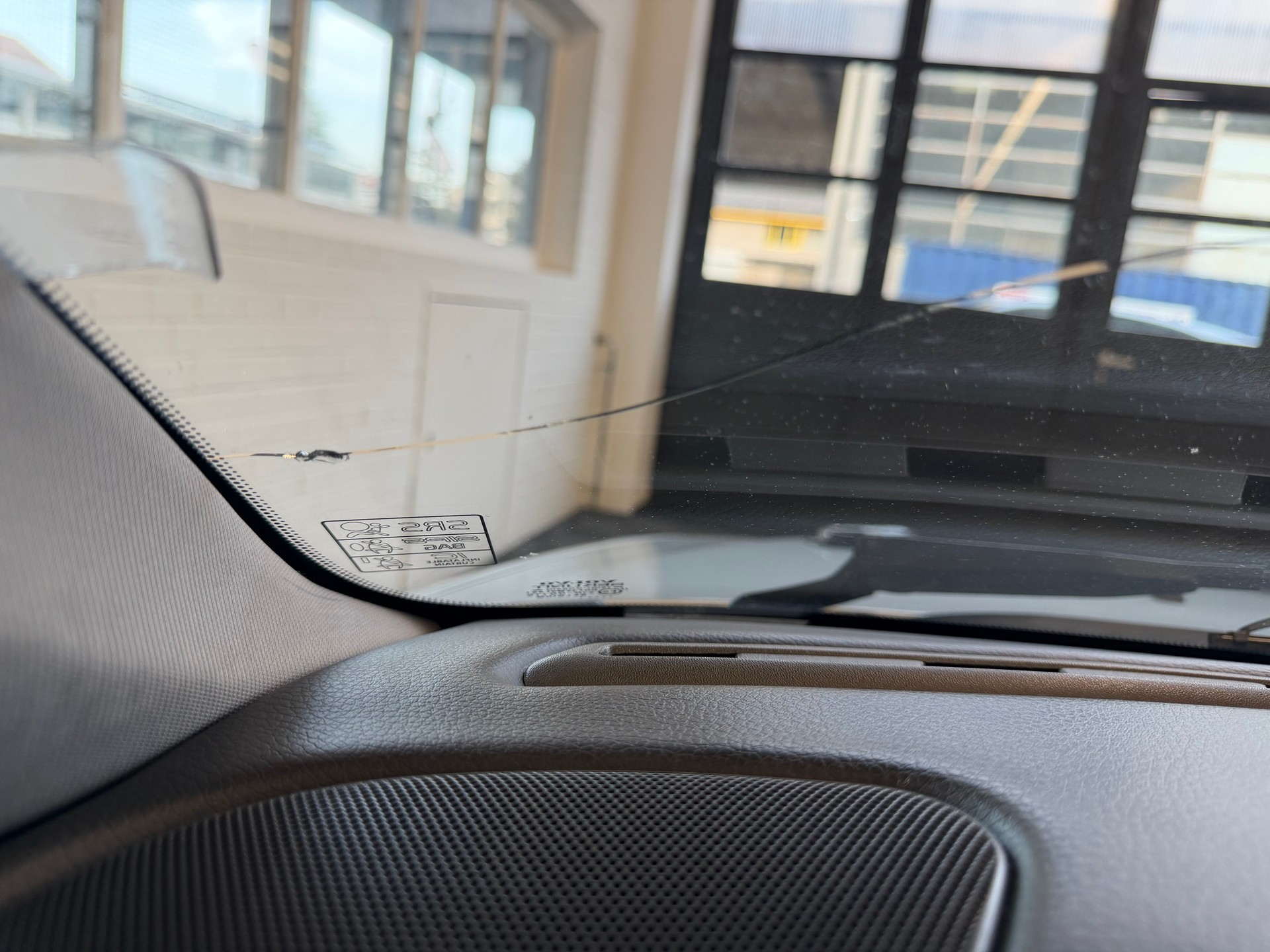 VOLVO V40 2.0T-image-19