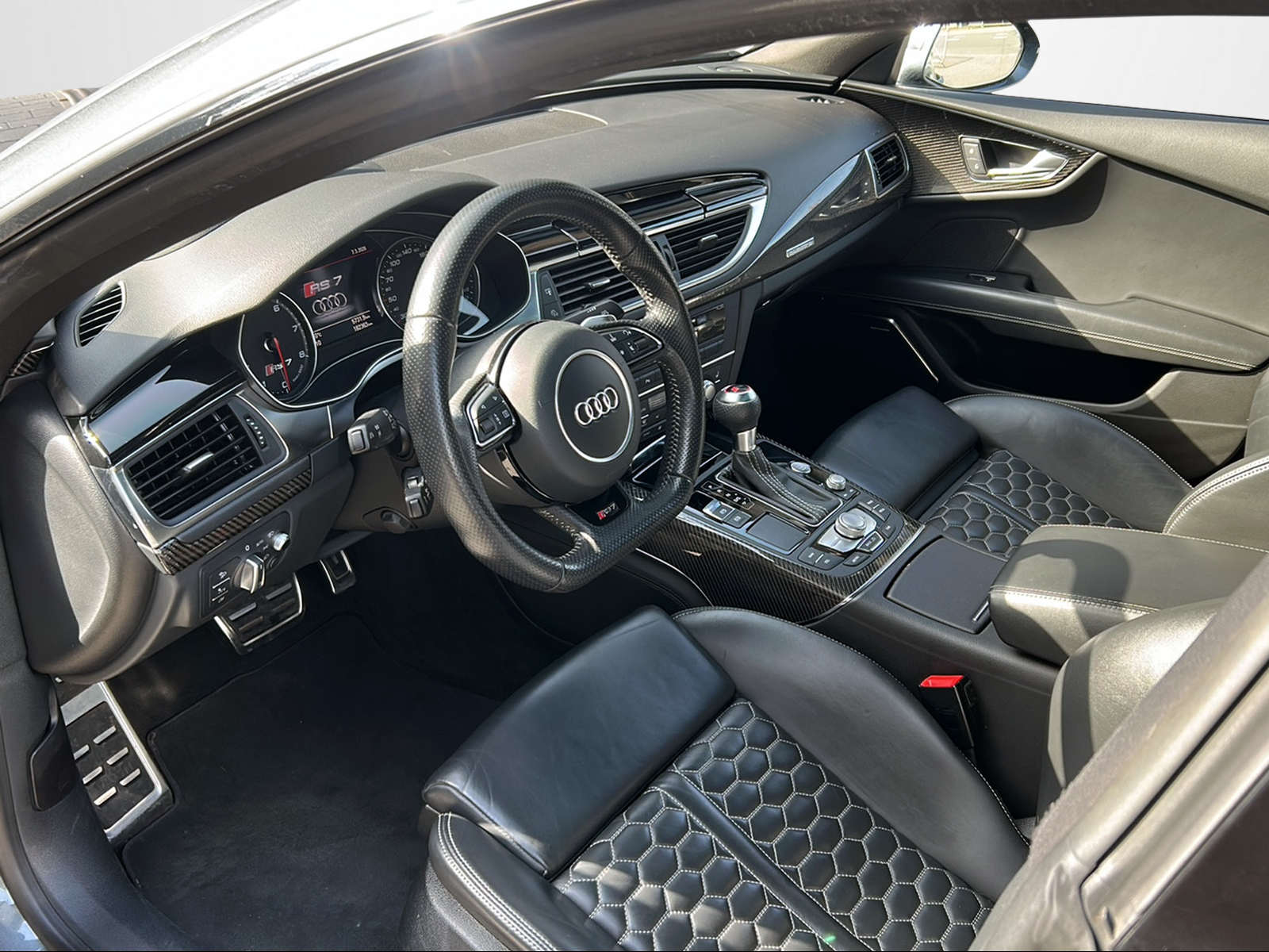 AUDI RS7 Sportback 4.0 TFSI V8 quattro S-tronic-image-11