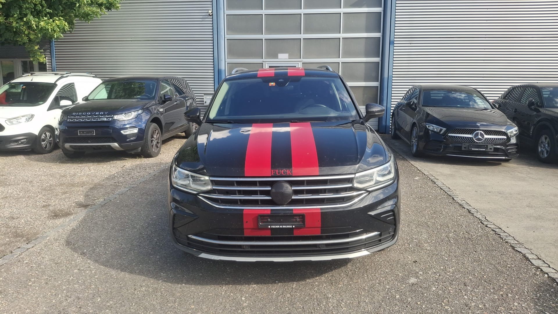 VW Tiguan 2.0 TDI SCR Elegance 4Motion DSG-image-2
