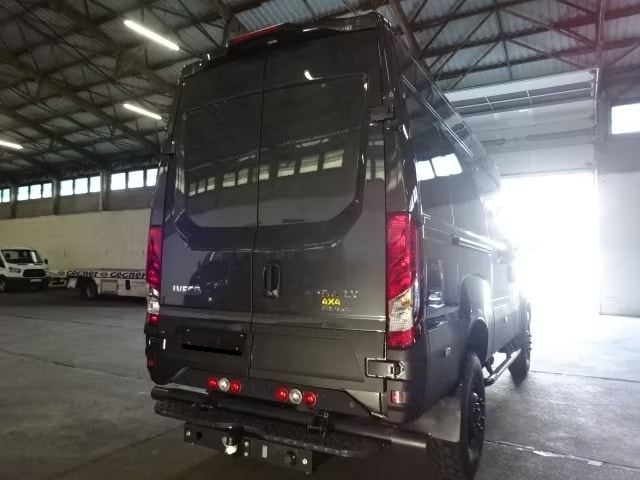 IVECO Kasten 55S18HA8 V WX Navi 4x4-image-4