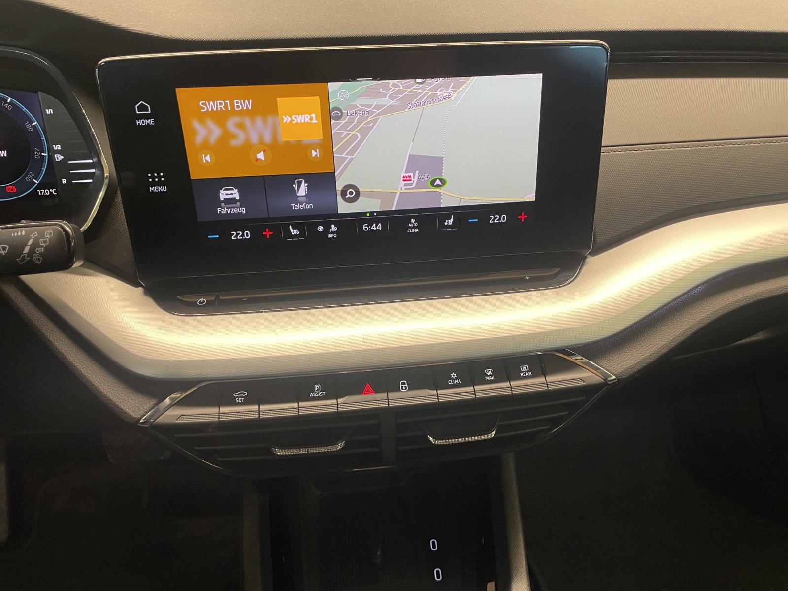 SKODA Octavia Combi 2.0 TDI DSG Ambition-image-10