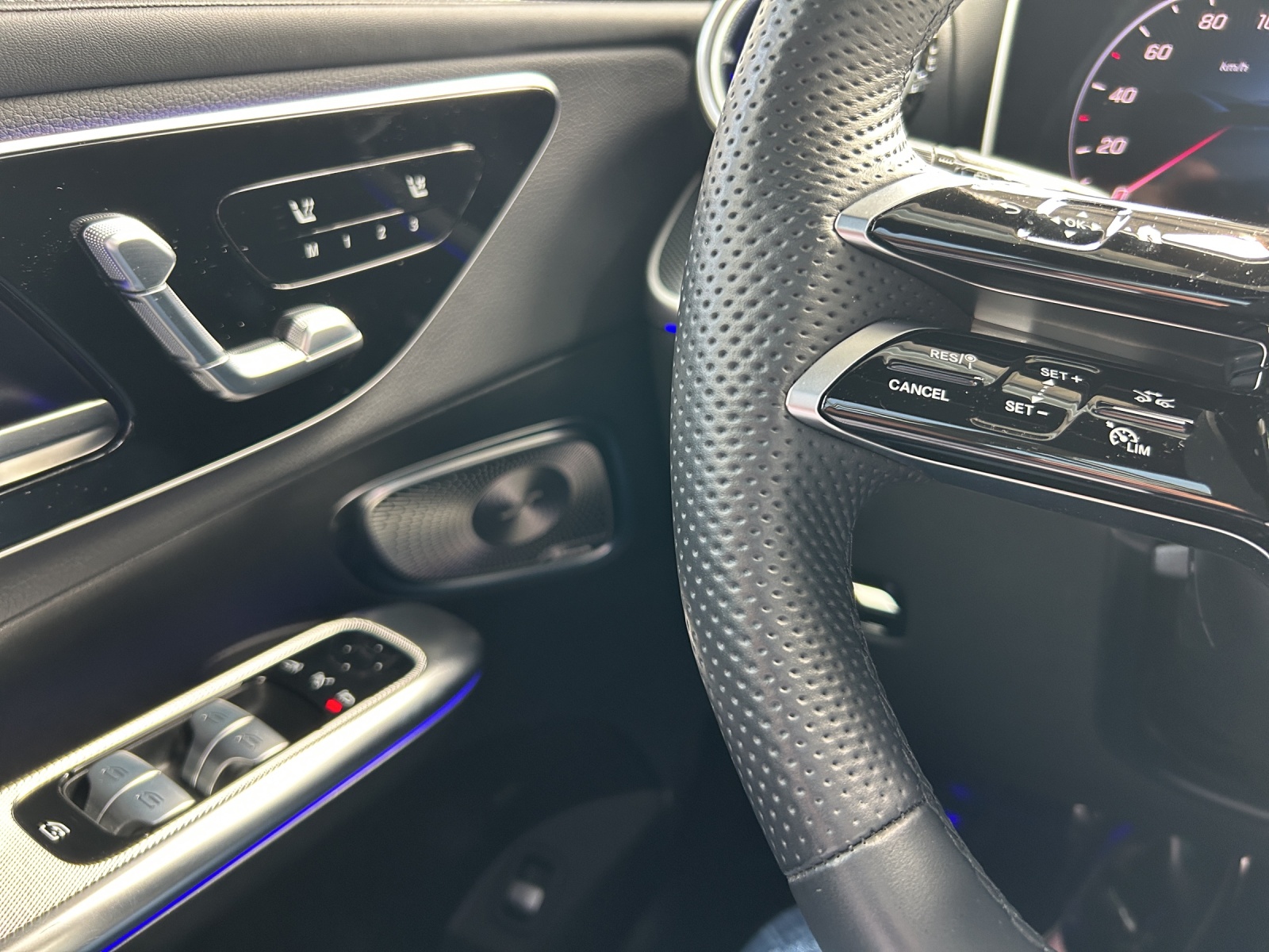 MERCEDES-BENZ GLC 300 d 4Matic 9G-Tronic-image-12