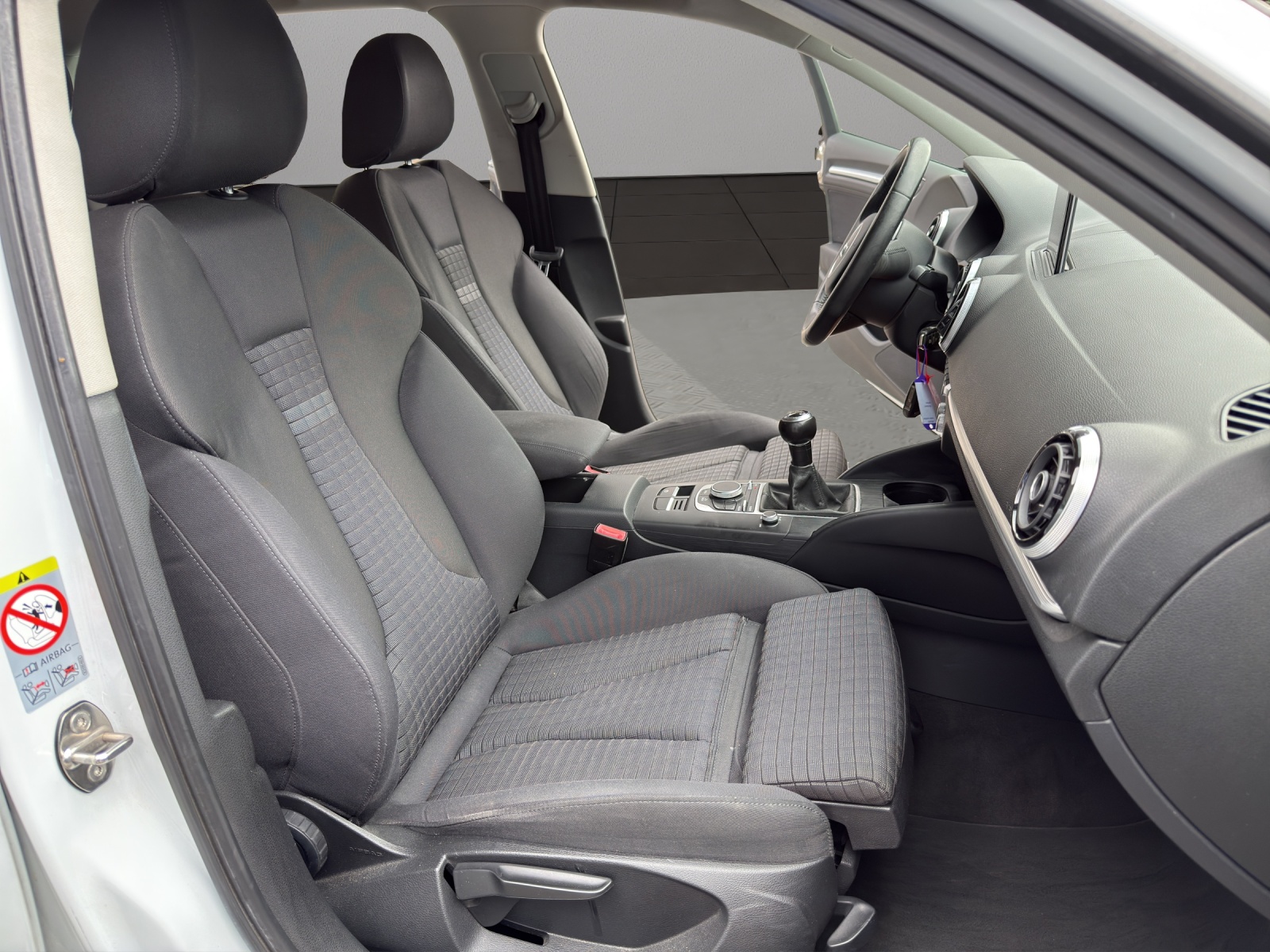 AUDI A3 Sportback 1.4 TFSI Ambition-image-16