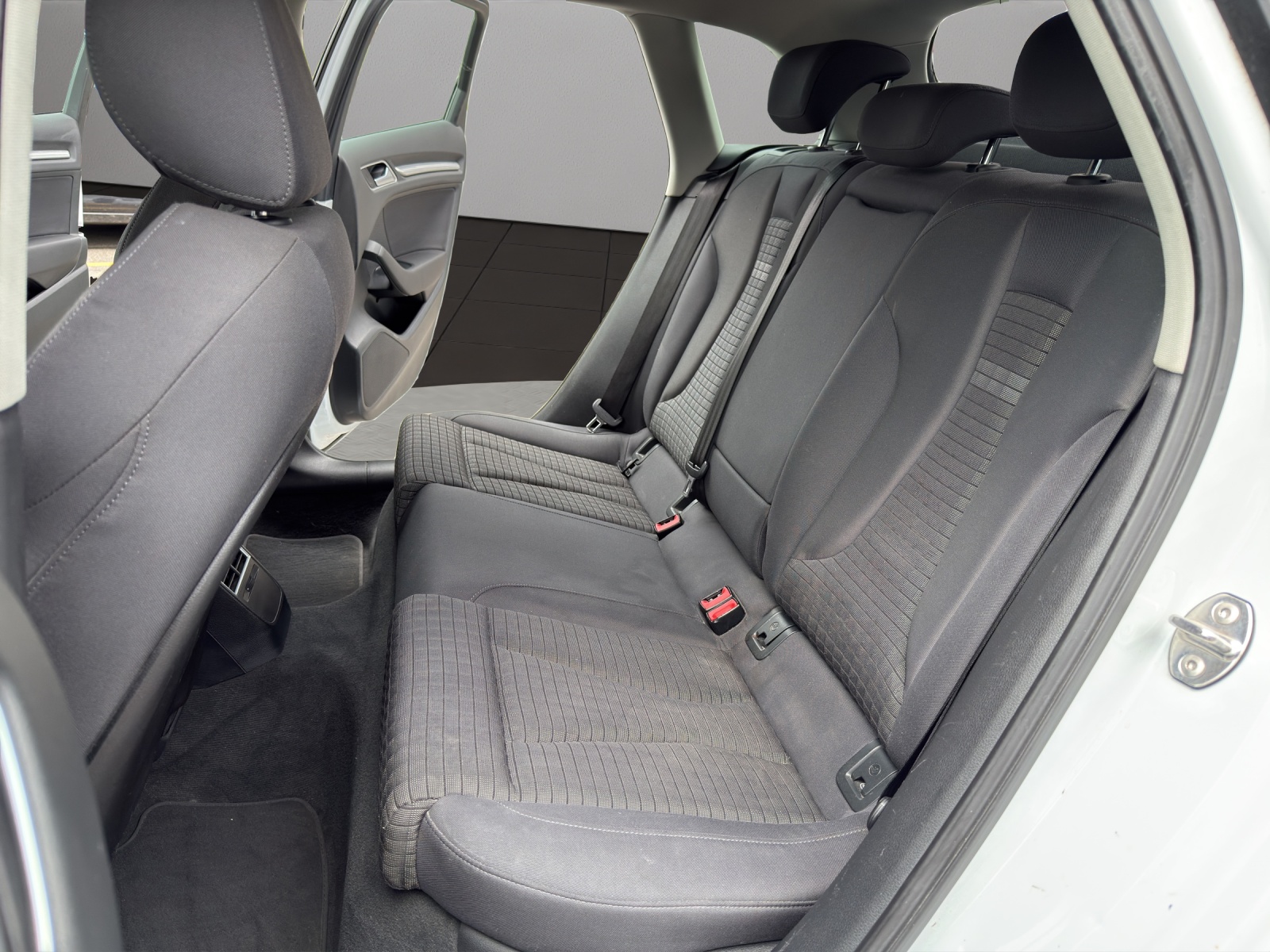 AUDI A3 Sportback 1.4 TFSI Ambition-image-12
