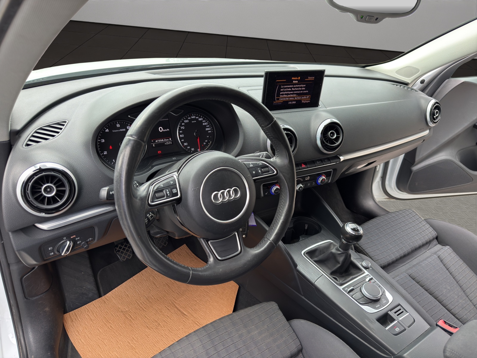 AUDI A3 Sportback 1.4 TFSI Ambition-image-9