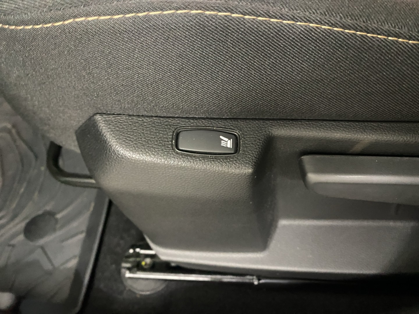 DACIA Duster TCe 150 Extreme EDC 4x2-image-18