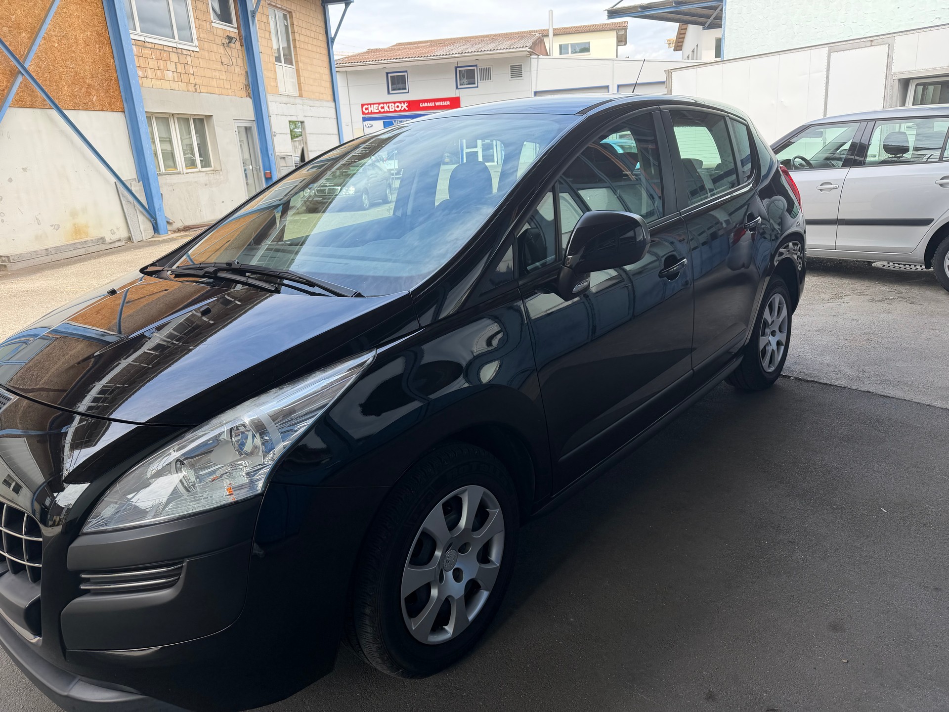 PEUGEOT 3008 1.6 16V VTI Access-image-10