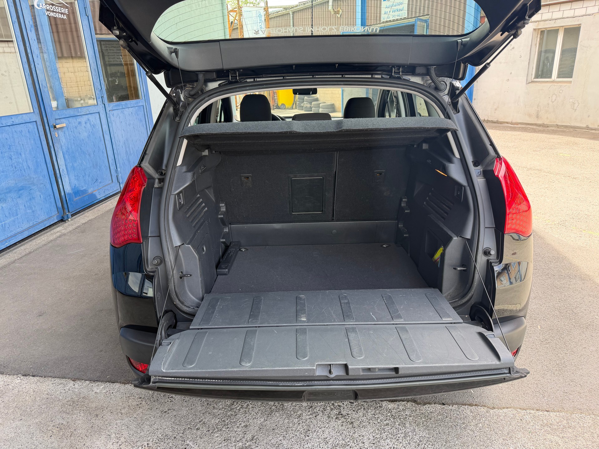 PEUGEOT 3008 1.6 16V VTI Access-image-6