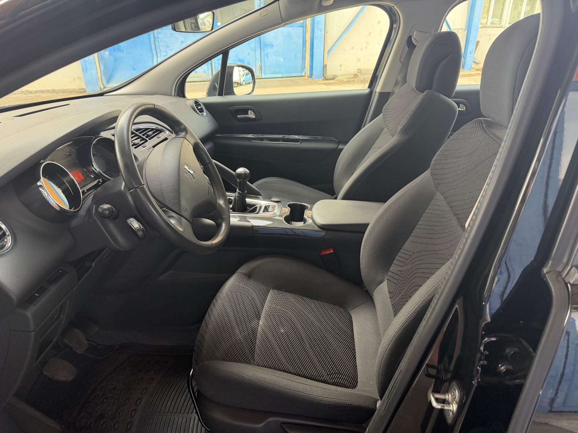 PEUGEOT 3008 1.6 16V VTI Access-image-4