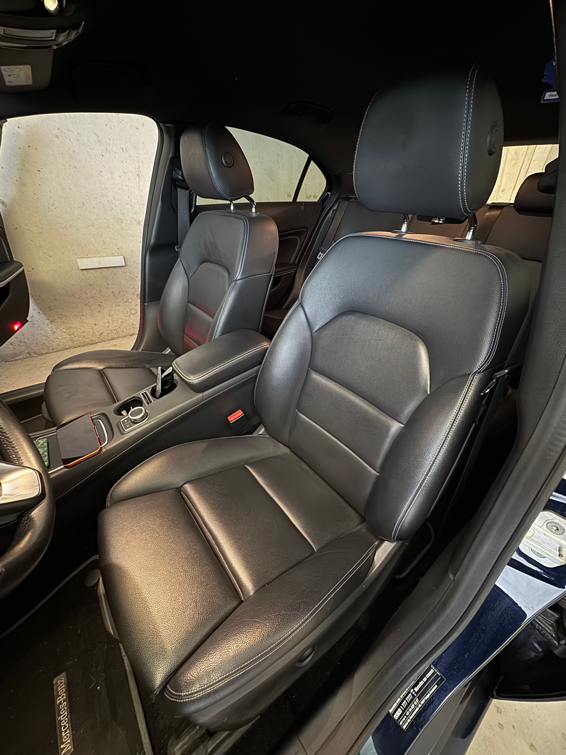 MERCEDES-BENZ A 200 AMG Line-image-4