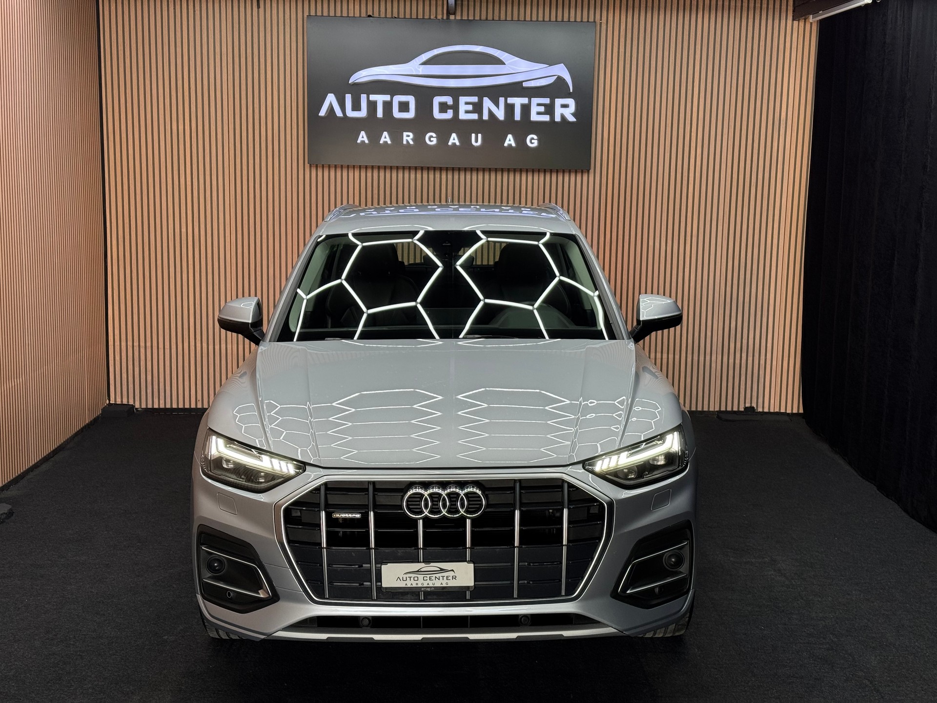 AUDI Q5 2.0 40 TDI Advanced quattro S-Tronic | 1 Jahr Garantie | Facelift | *ab CHF 239.-/ Monat*-image-1